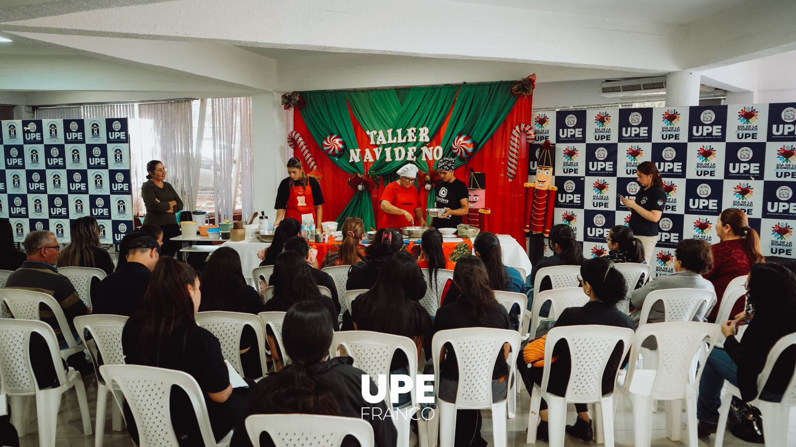 Taller Navideño Culinario en la UPE Franco
