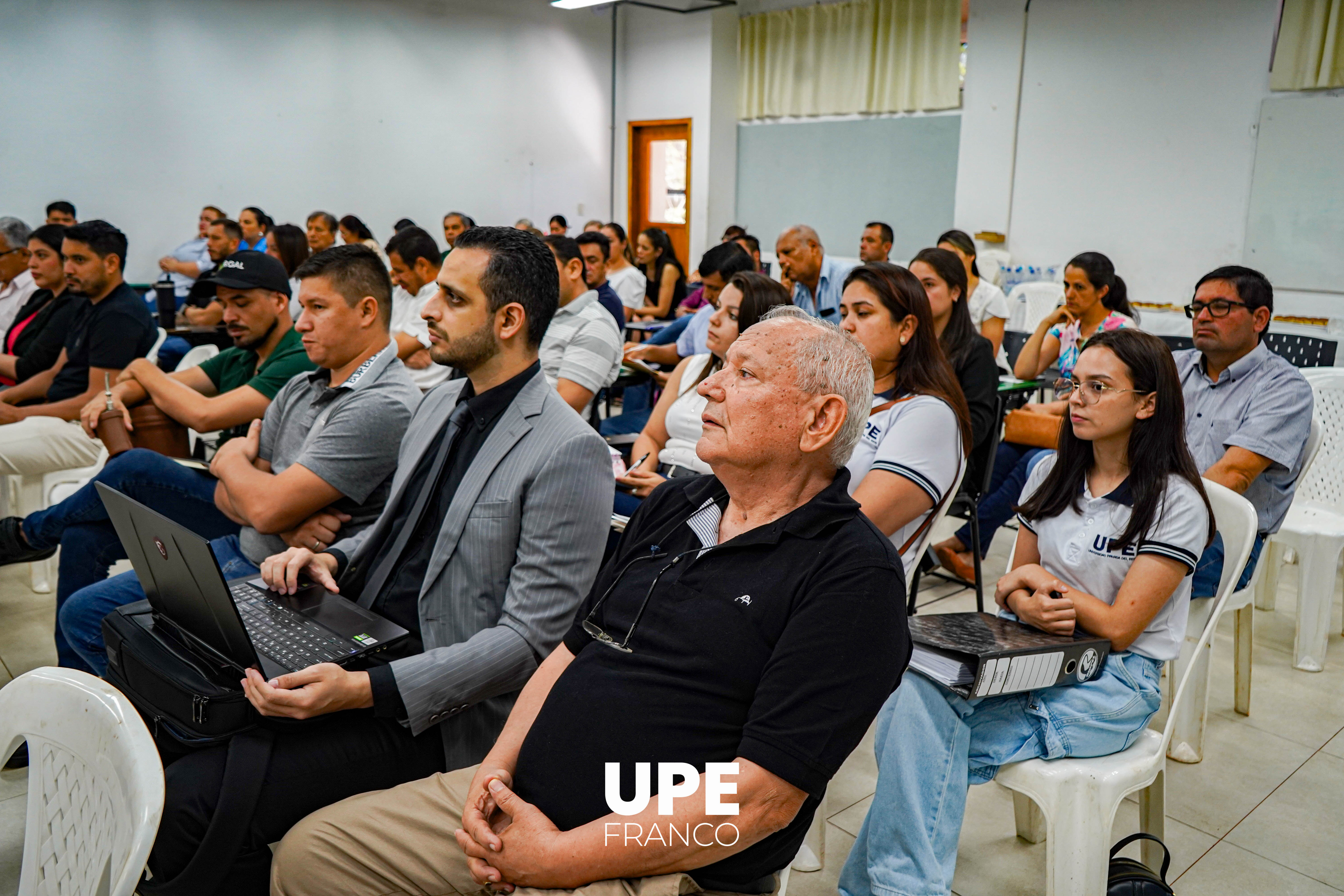 Facultad de Ciencias Agropecuarias y Ciencias Ambientales concluye su primer Claustro Docente 2025