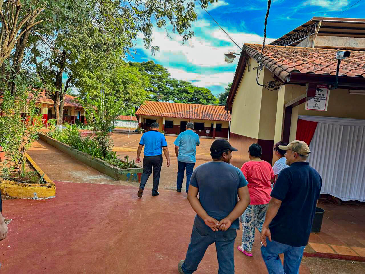 Escuela Jorge Rubén Peña del Km7 Monday de Franco recibió nuevo acondicionador de aire