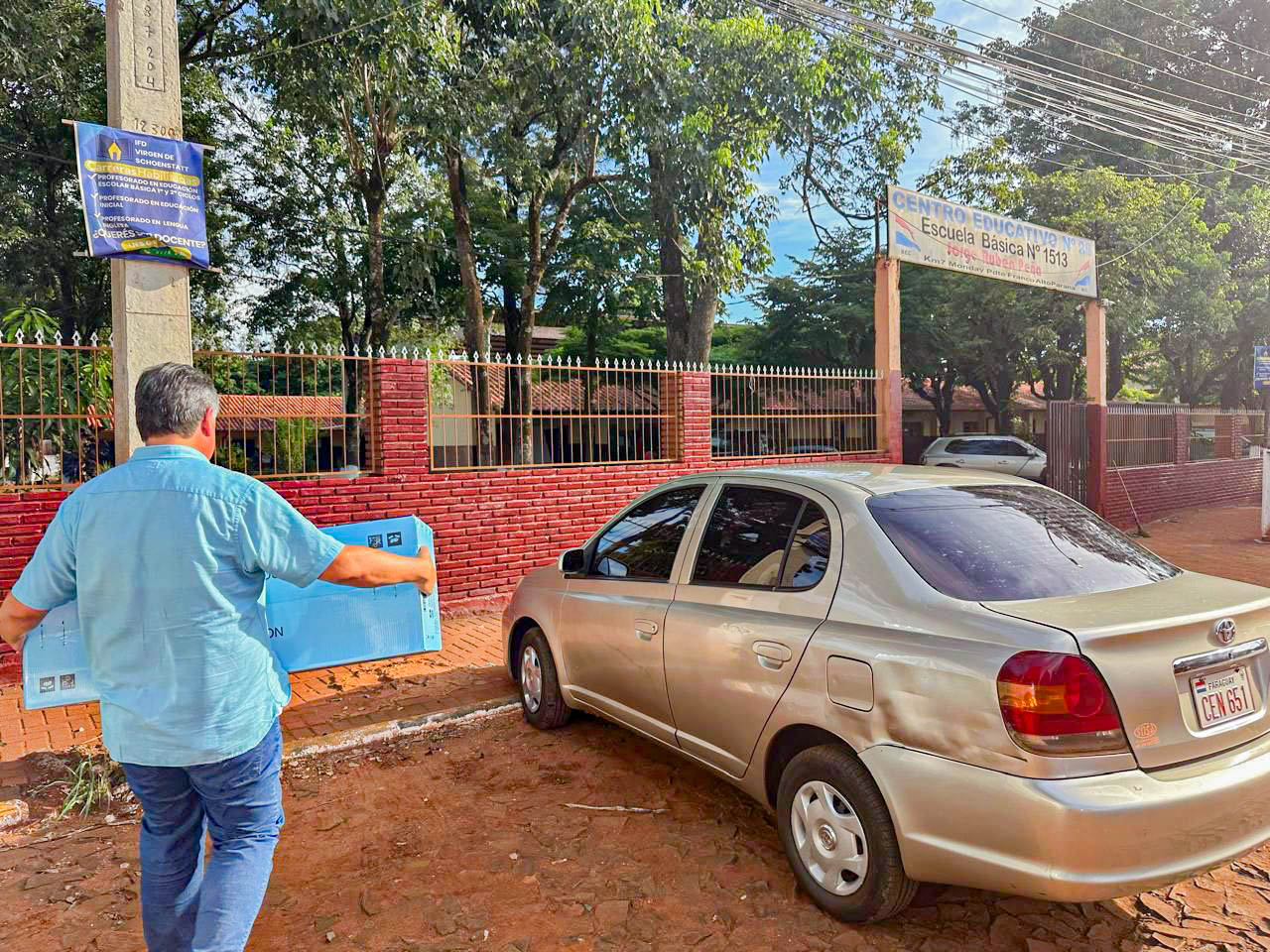 Escuela Jorge Rubén Peña del Km7 Monday de Franco recibió nuevo acondicionador de aire