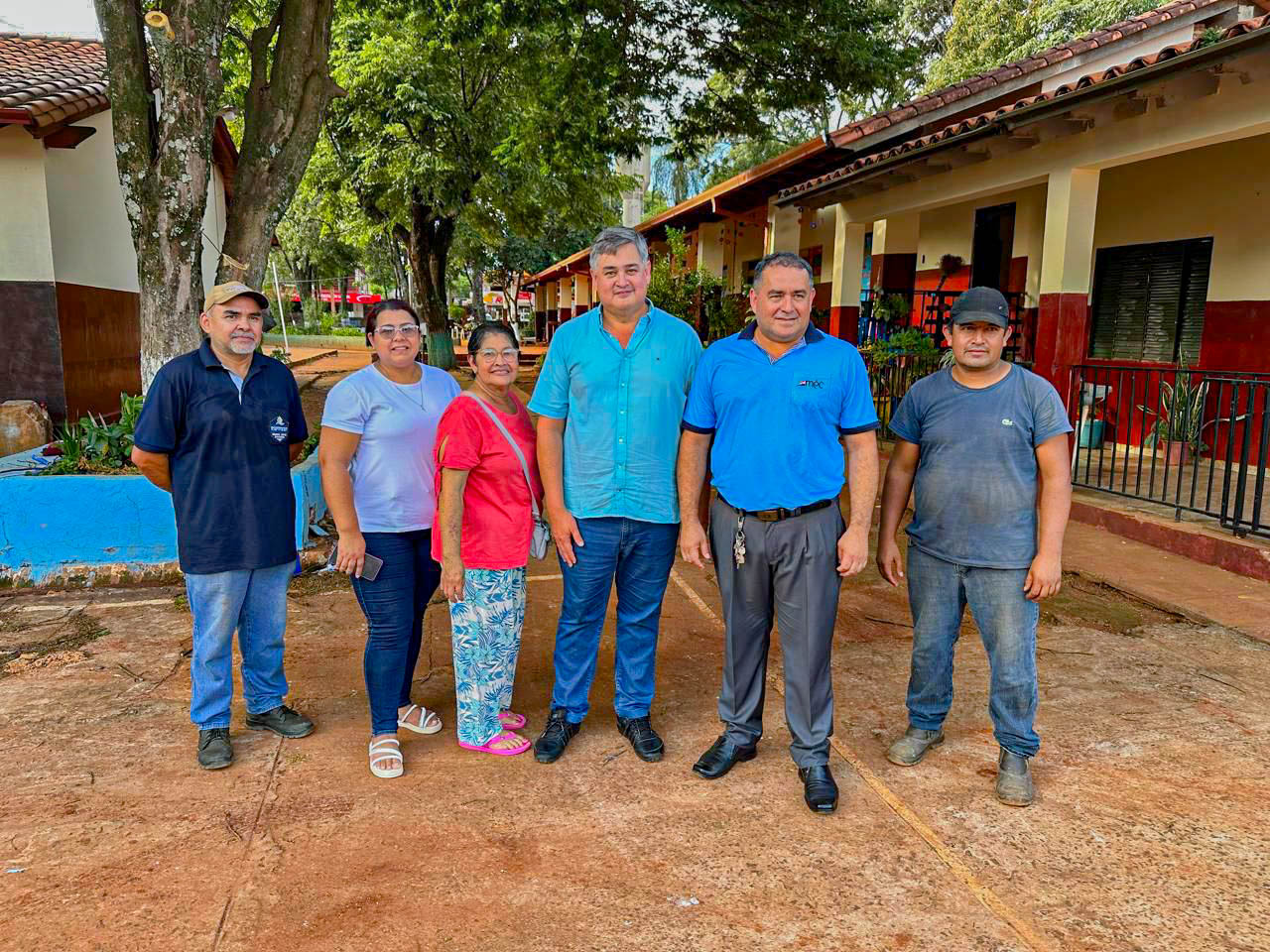 Escuela Jorge Rubén Peña del Km7 Monday de Franco recibió nuevo acondicionador de aire