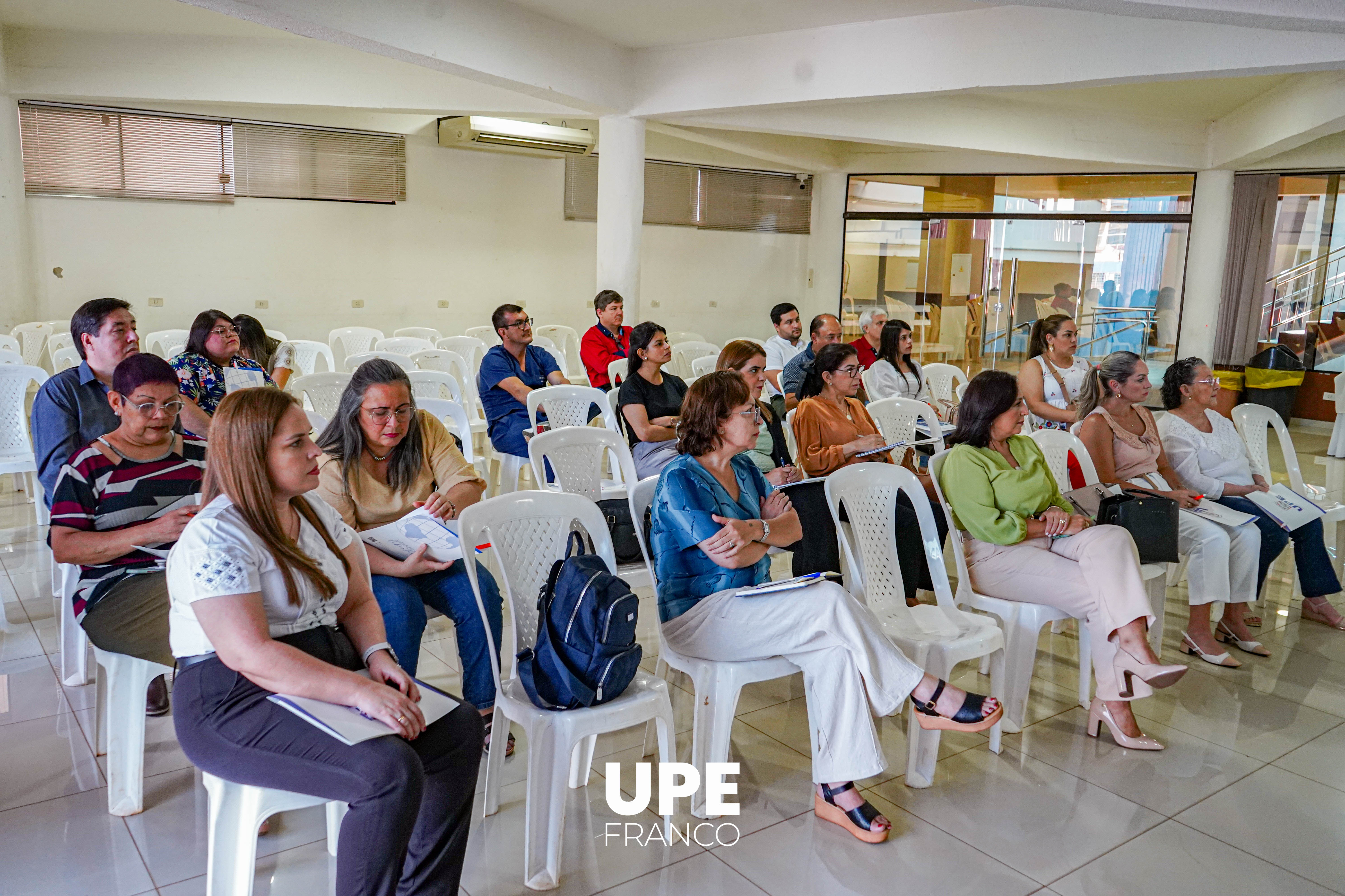 Claustro Docente 2025: Docentes de Odontología UPE se reúnen para potenciar la educación en 2025