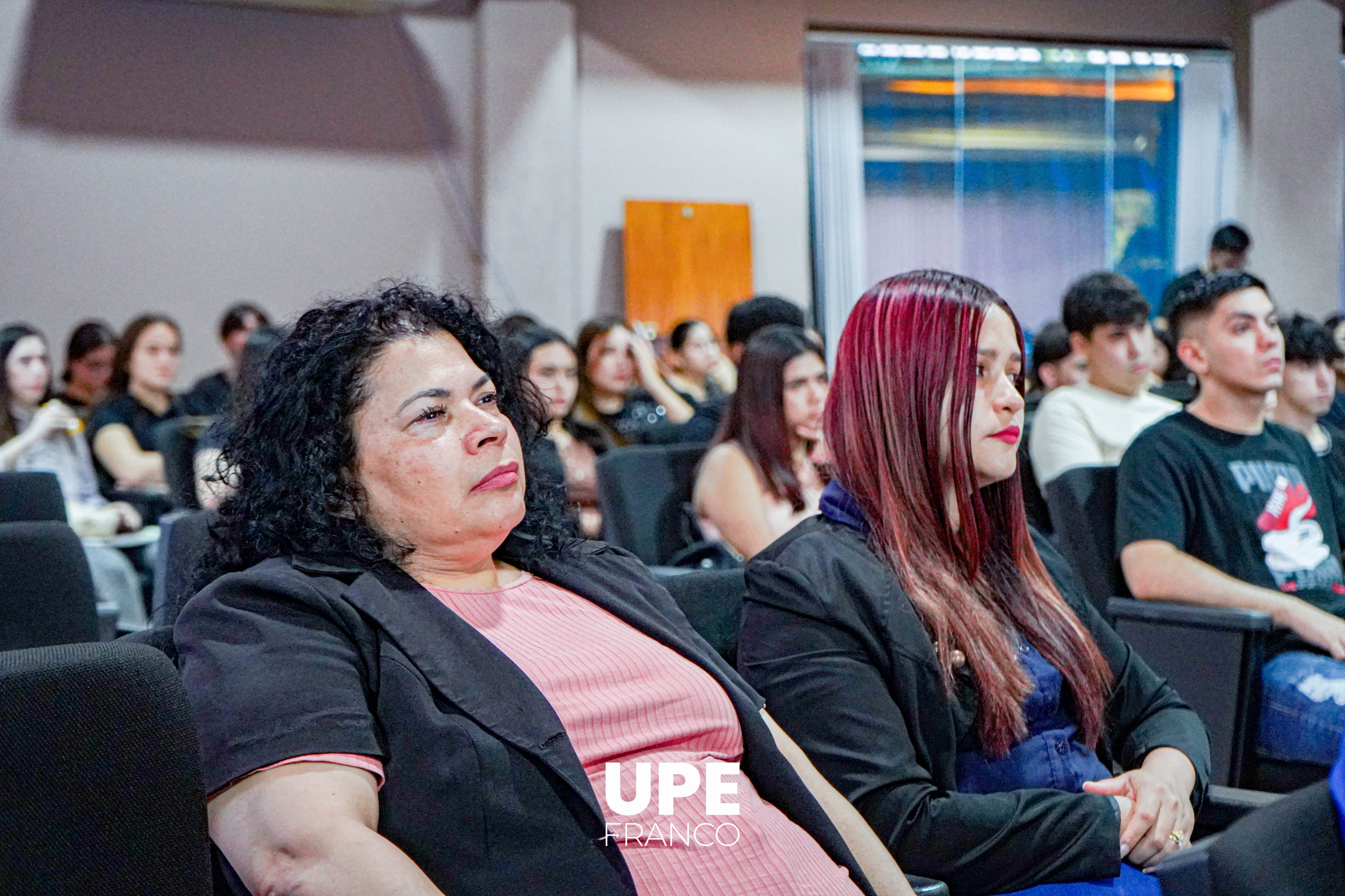 Facultad de Ciencias Administrativas y Contables Recibe a sus Nuevos Estudiantes