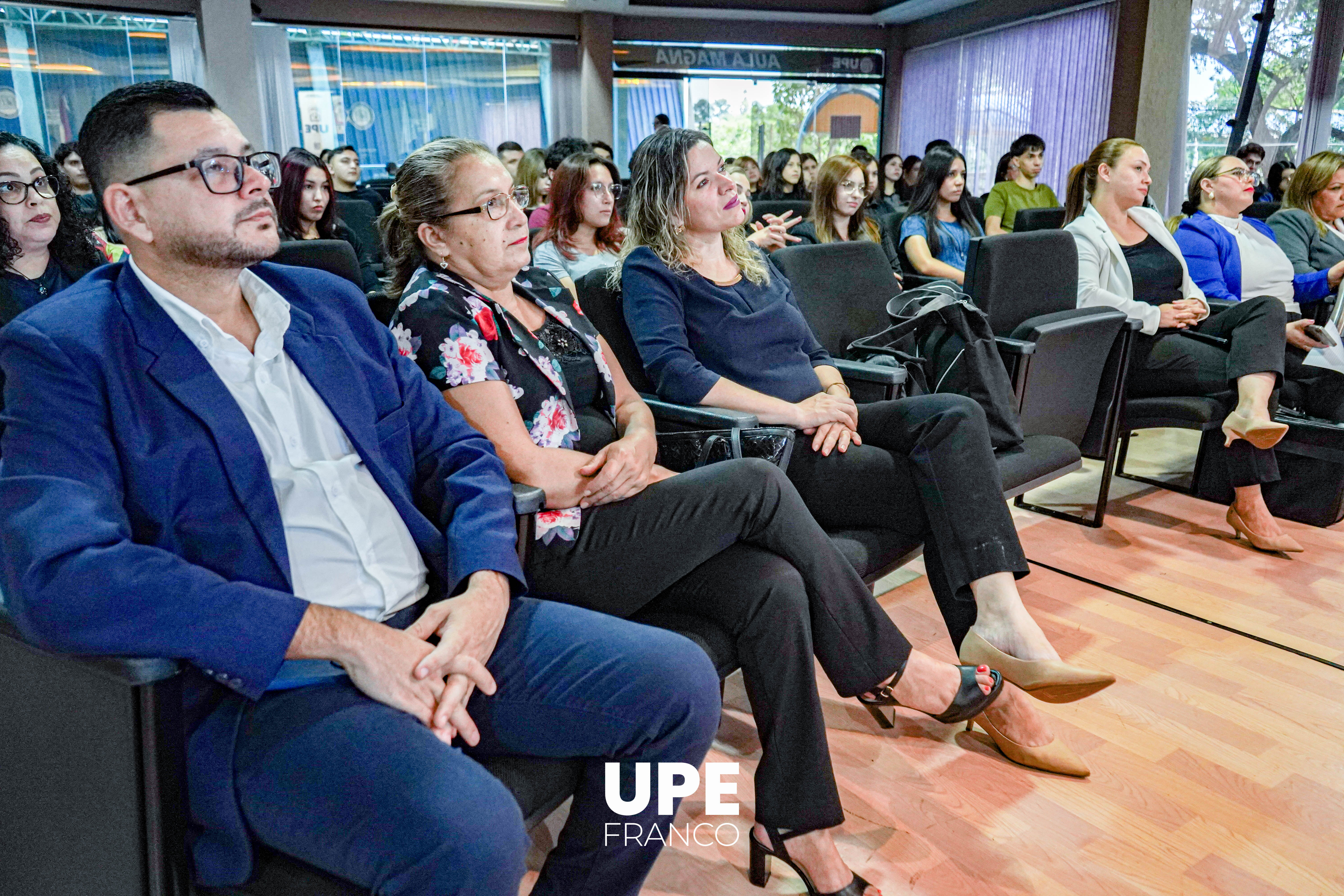 Facultad de Ciencias Administrativas y Contables Recibe a sus Nuevos Estudiantes