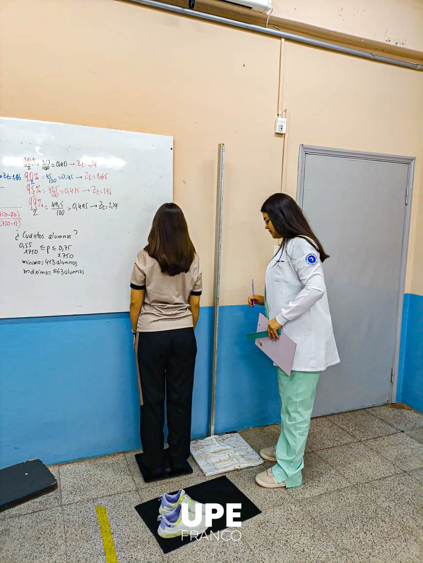Consultas Nutricionales en el Colegio Intercontinental del Este: Educación y bienestar