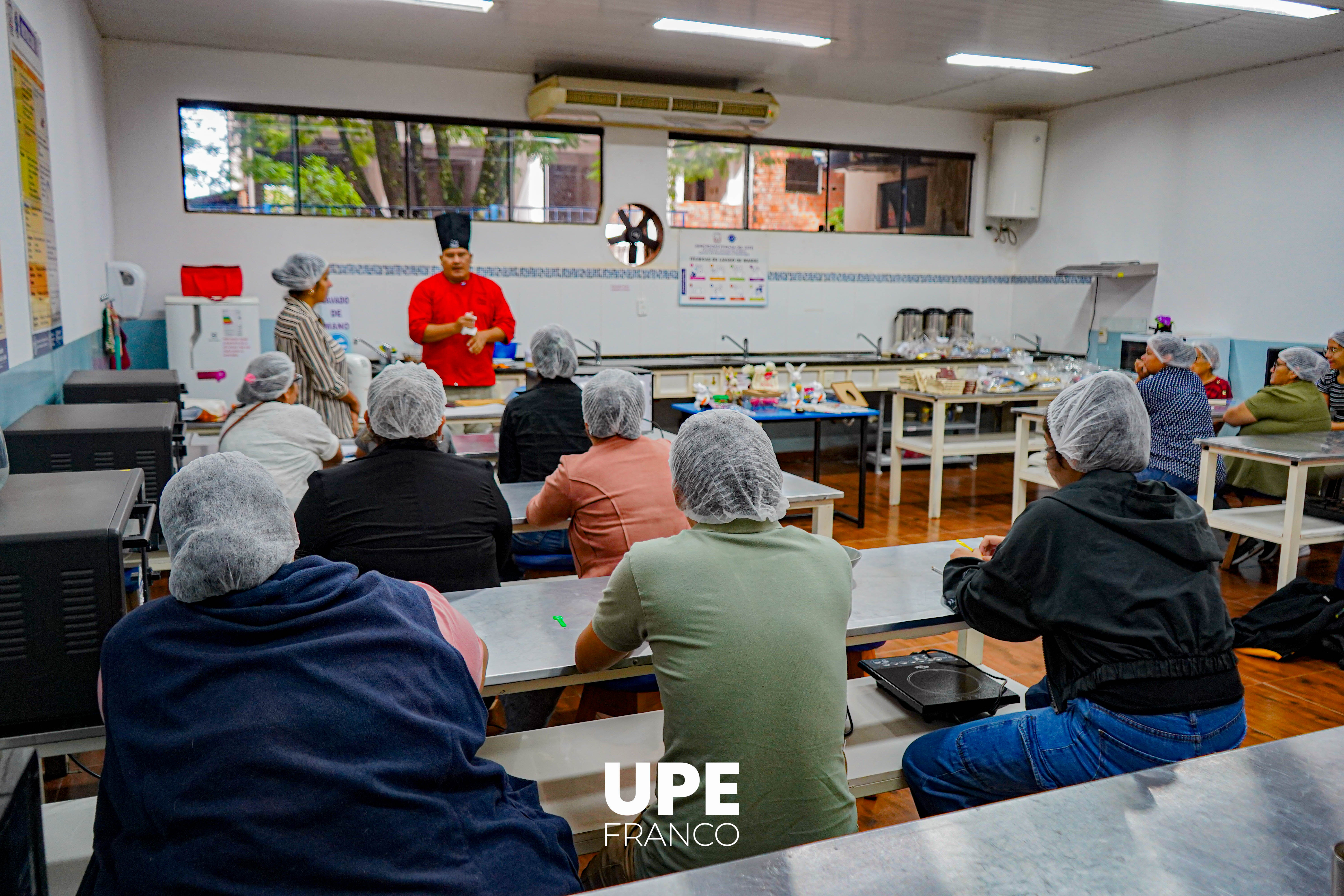 Concluye curso de galletitas y huevos de Pascua en la UPE Franco