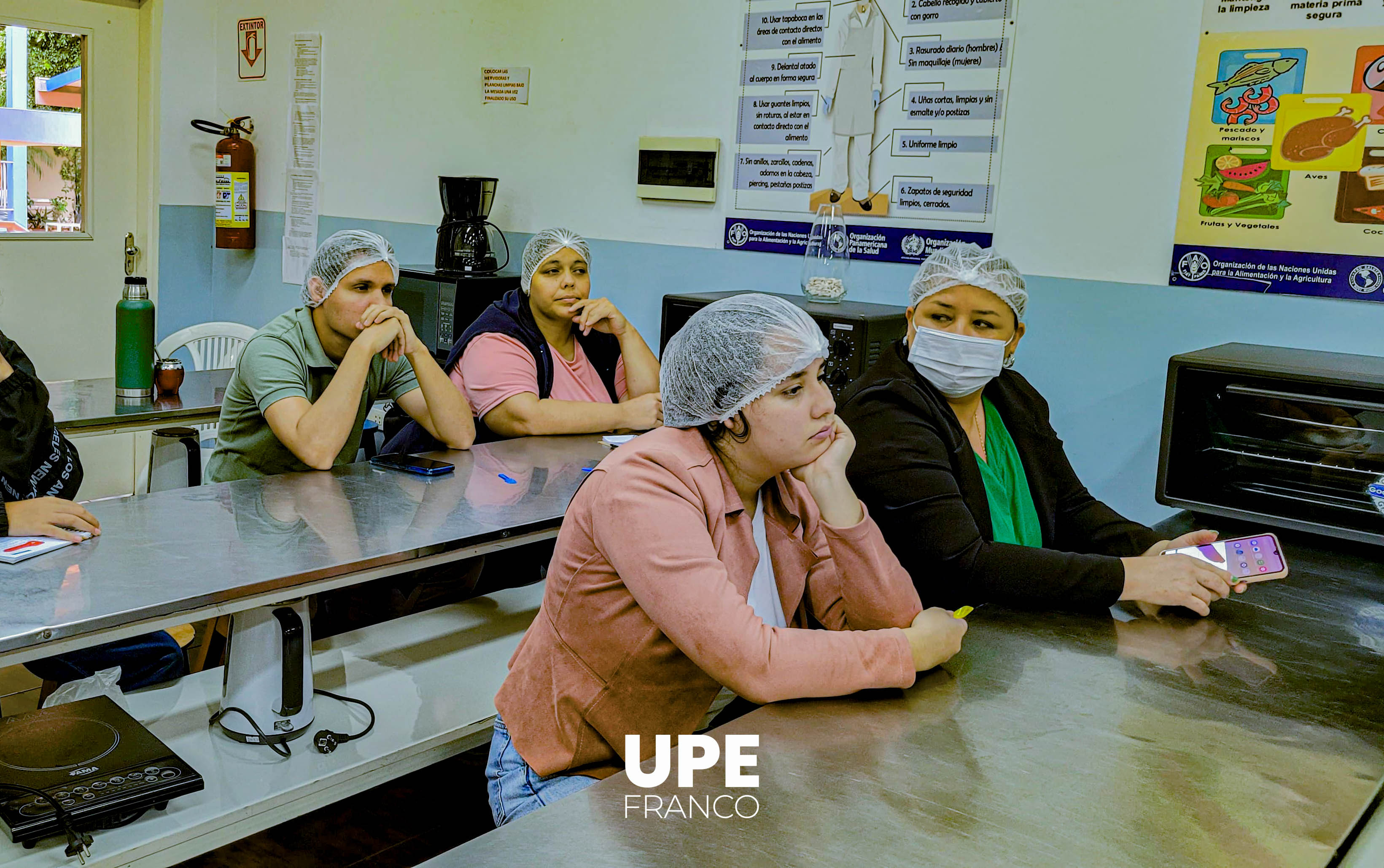 Concluye curso de galletitas y huevos de Pascua en la UPE Franco