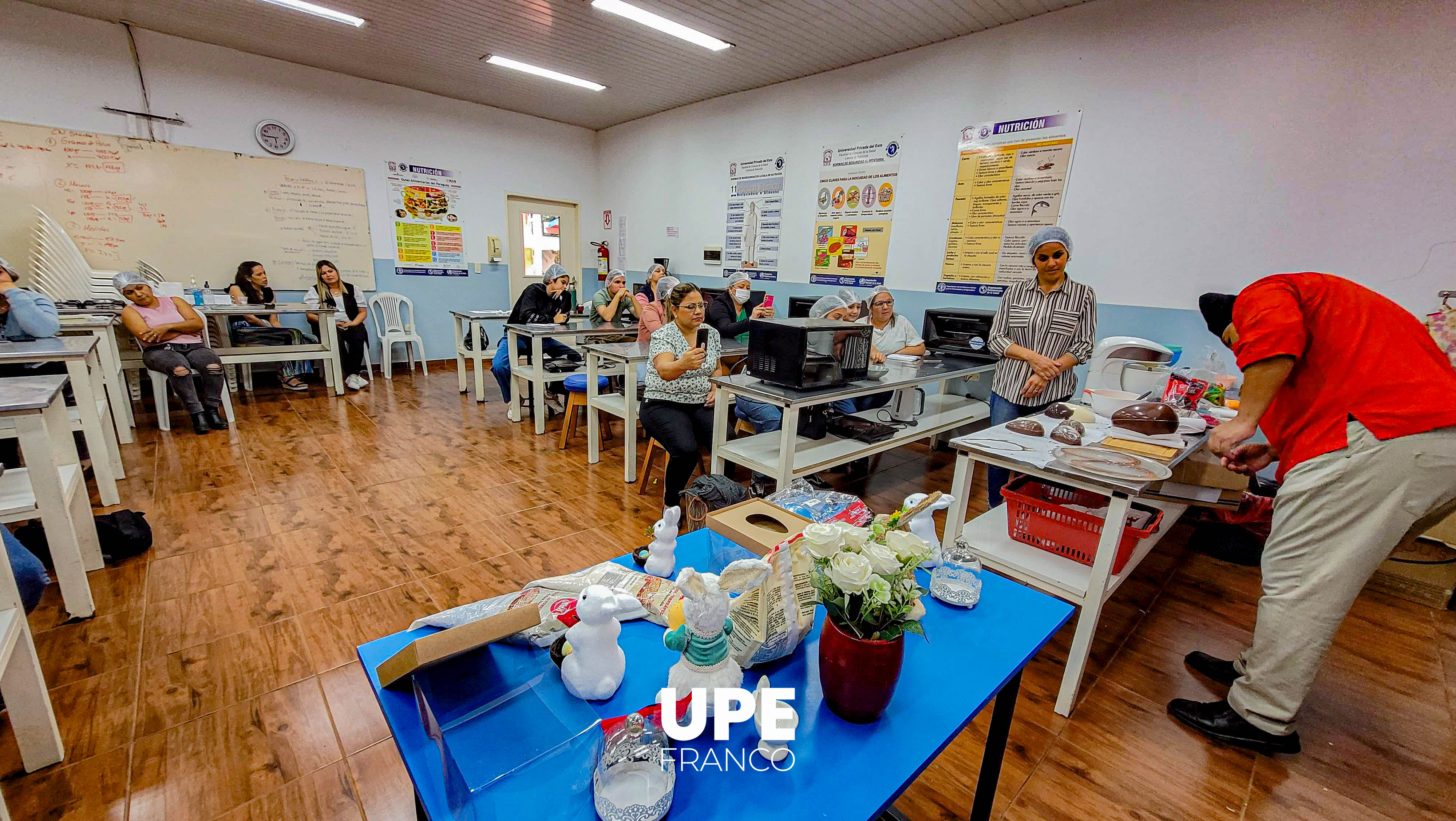 Concluye curso de galletitas y huevos de Pascua en la UPE Franco