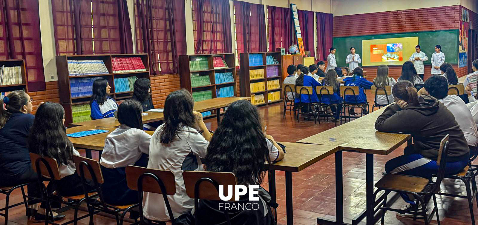 Estudiantes de Enfermería ofrecen Charlas Preventivas en el Colegio Dr. Raúl Peña