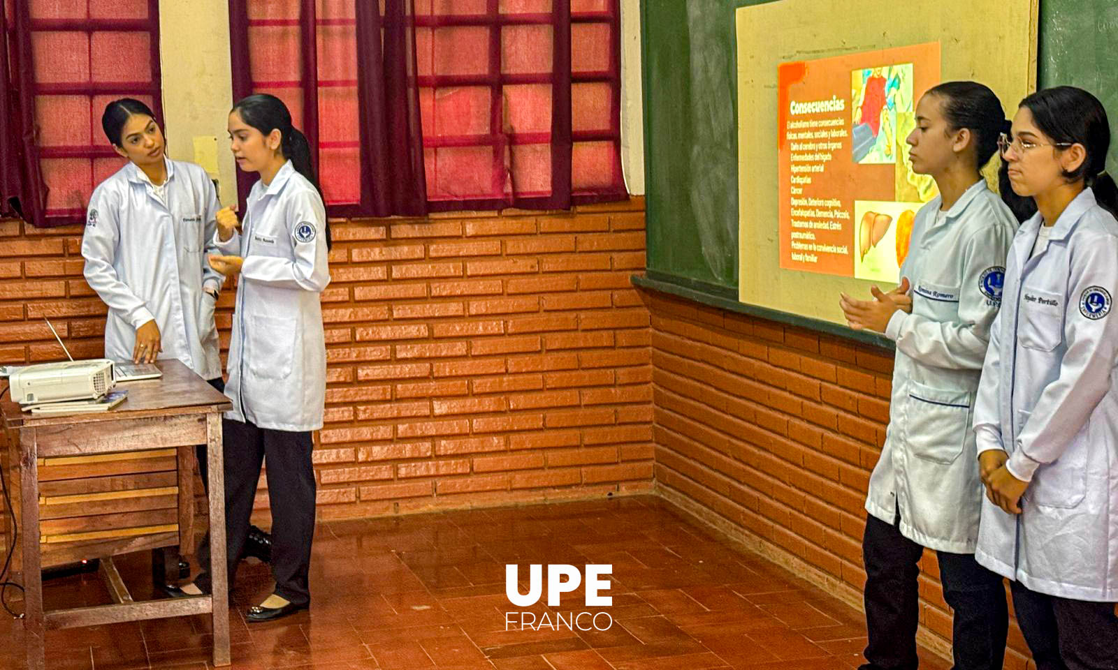 Estudiantes de Enfermería ofrecen Charlas Preventivas en el Colegio Dr. Raúl Peña