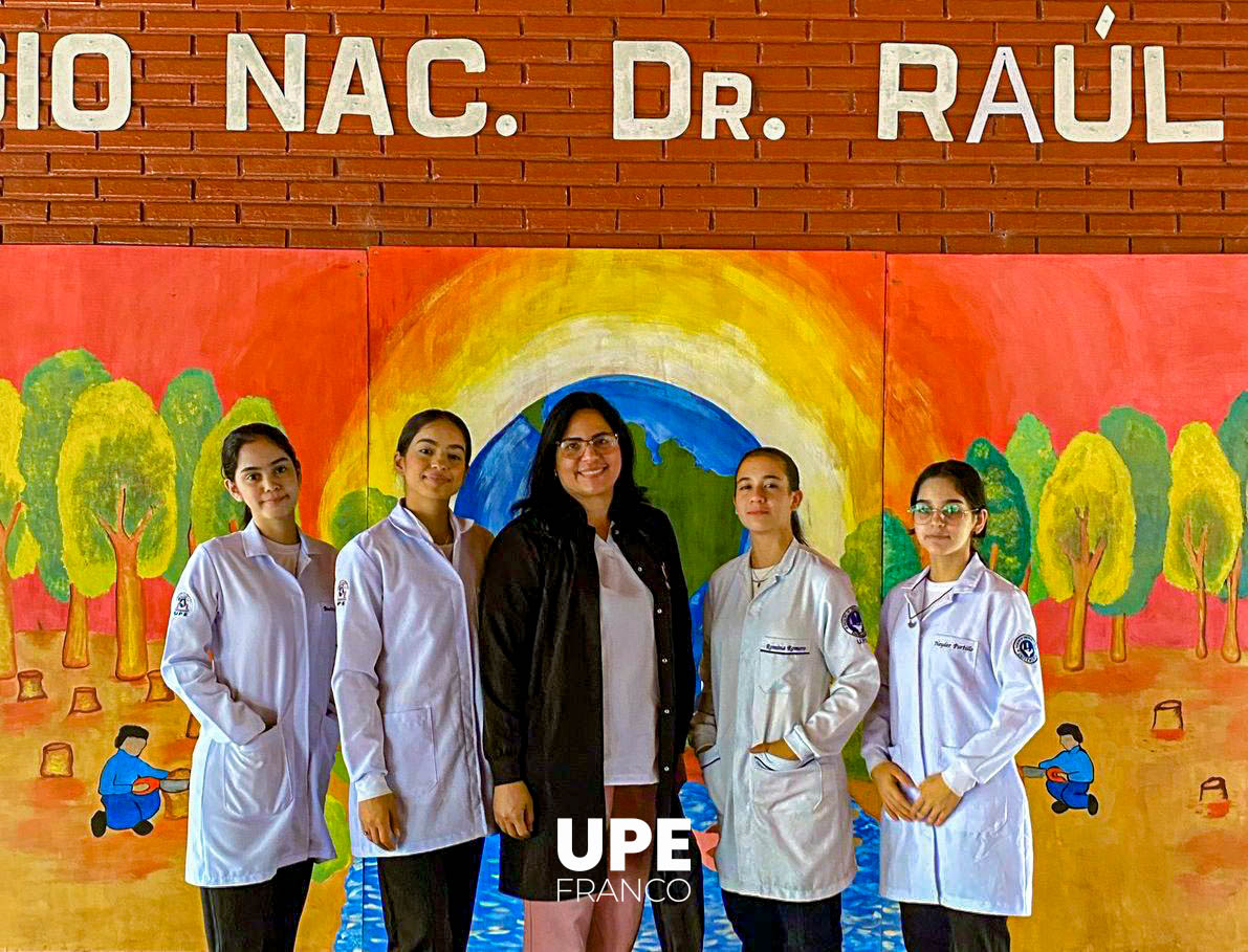 Estudiantes de Enfermería ofrecen Charlas Preventivas en el Colegio Dr. Raúl Peña