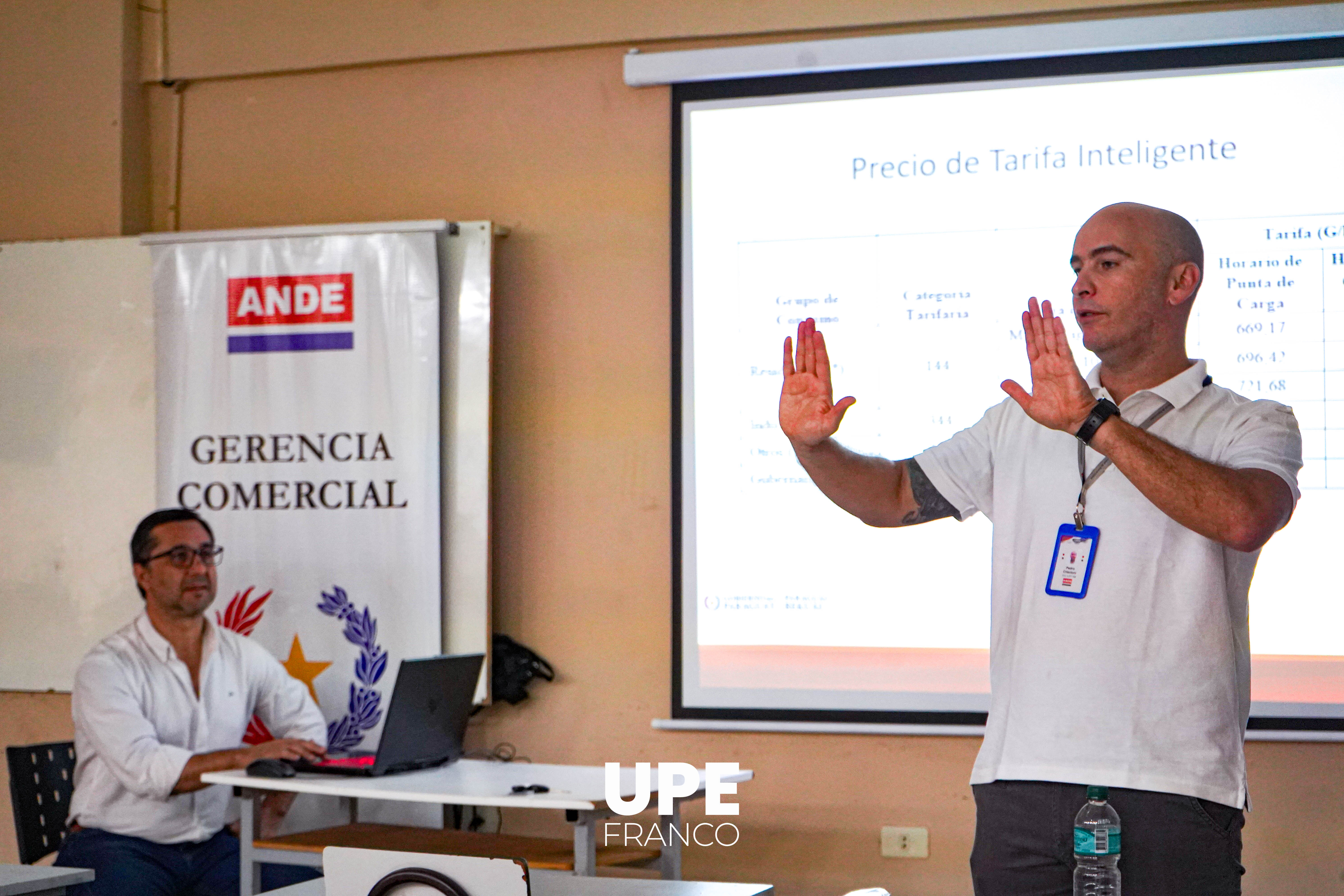 Estudiantes de Ingeniería Electromecánica reciben capacitación sobre matriculación en ANDE