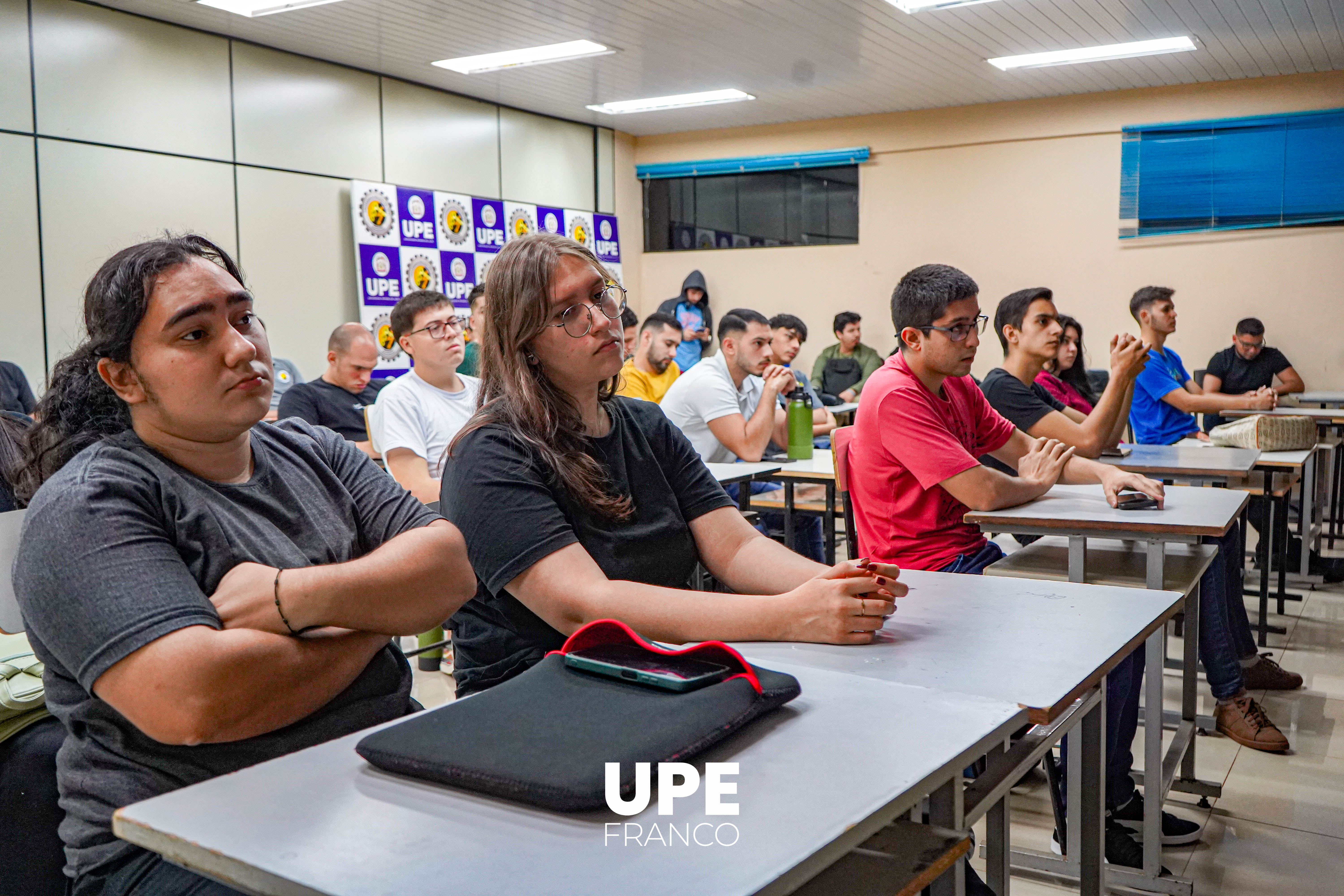 Estudiantes de Ingeniería Electromecánica reciben capacitación sobre matriculación en ANDE