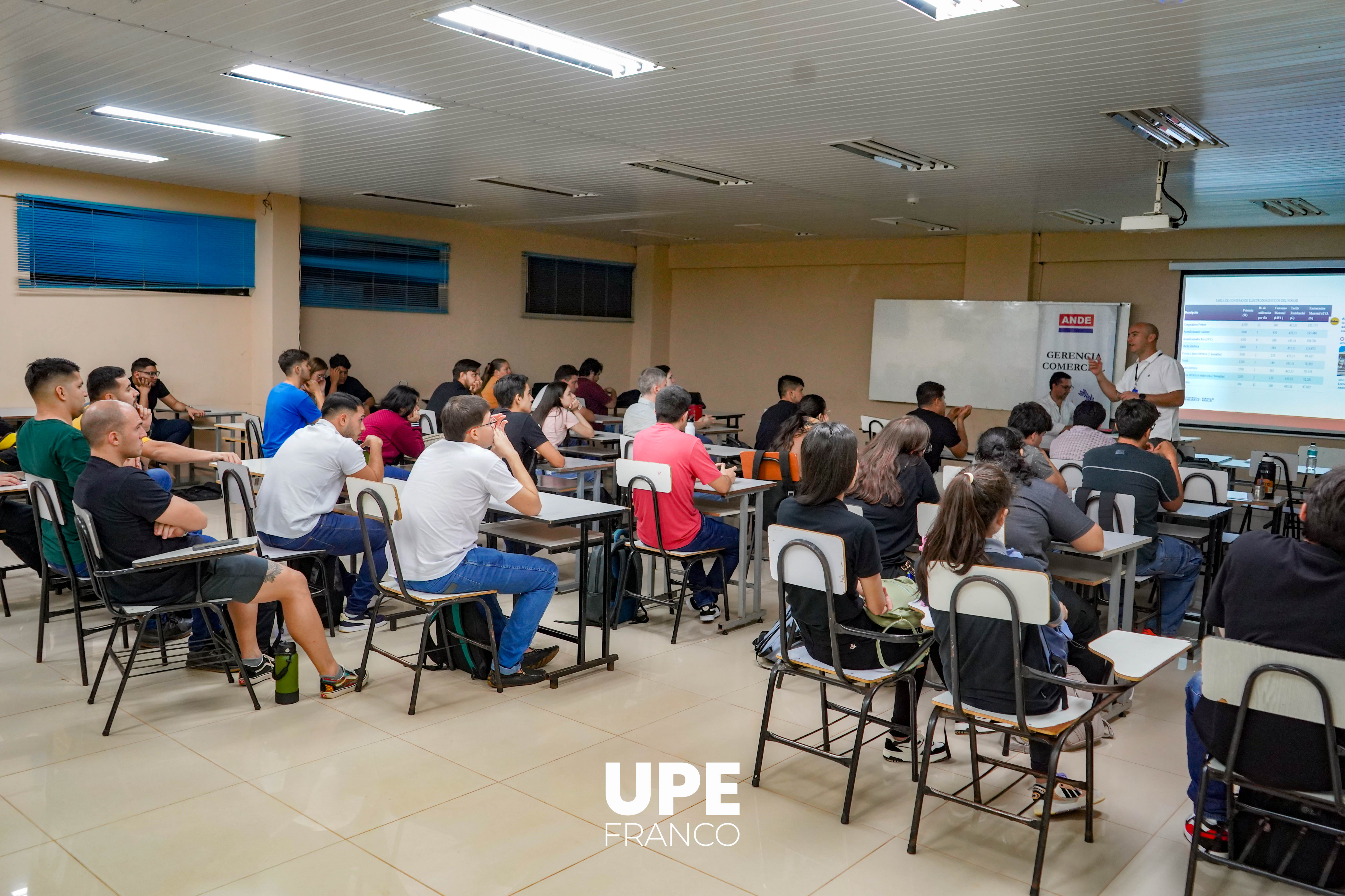 Estudiantes de Ingeniería Electromecánica reciben capacitación sobre matriculación en ANDE