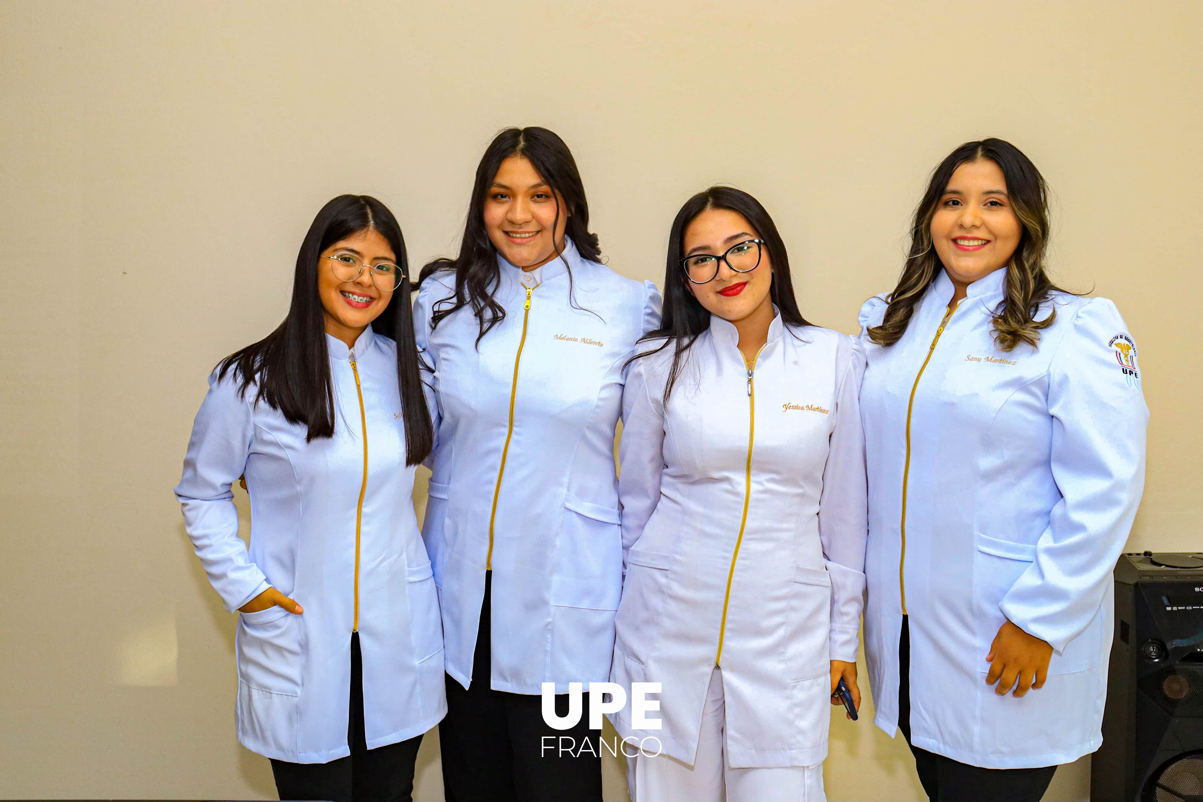 Estudiantes de Odontología de la UPE se destacan en jornada científica regional