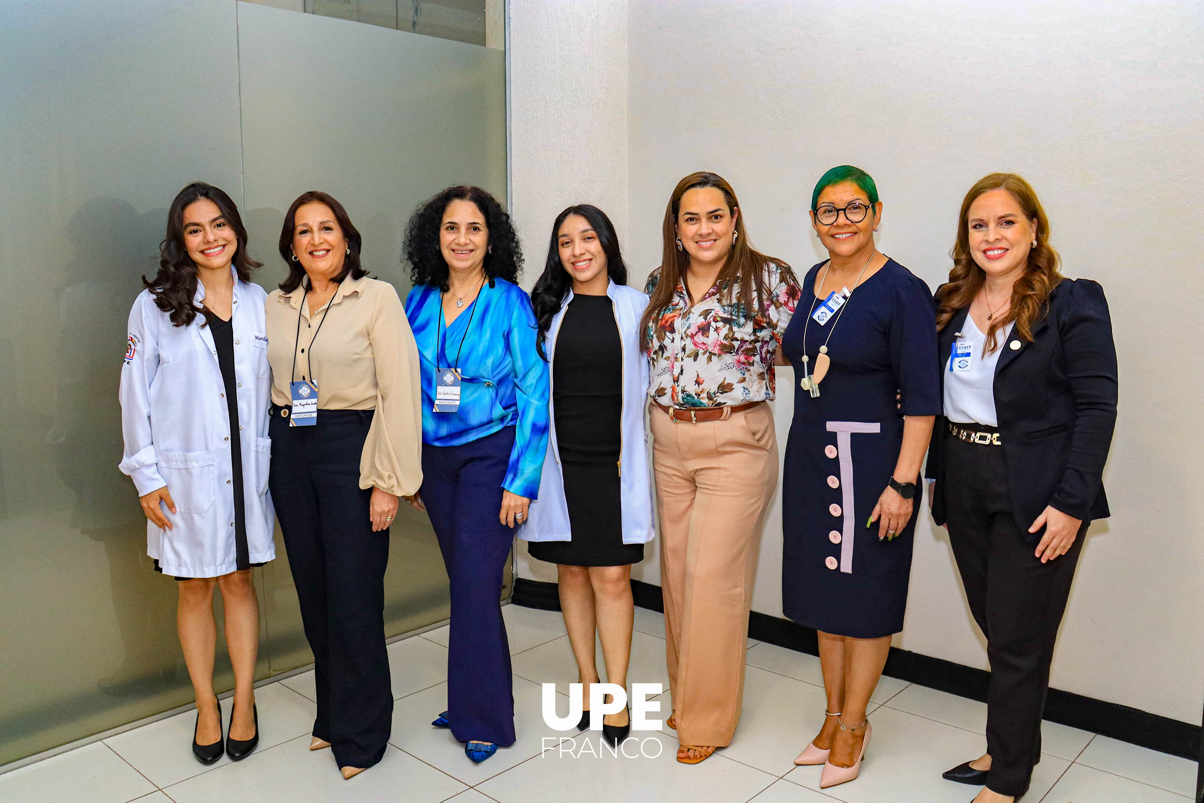 Estudiantes de Odontología de la UPE se destacan en jornada científica regional