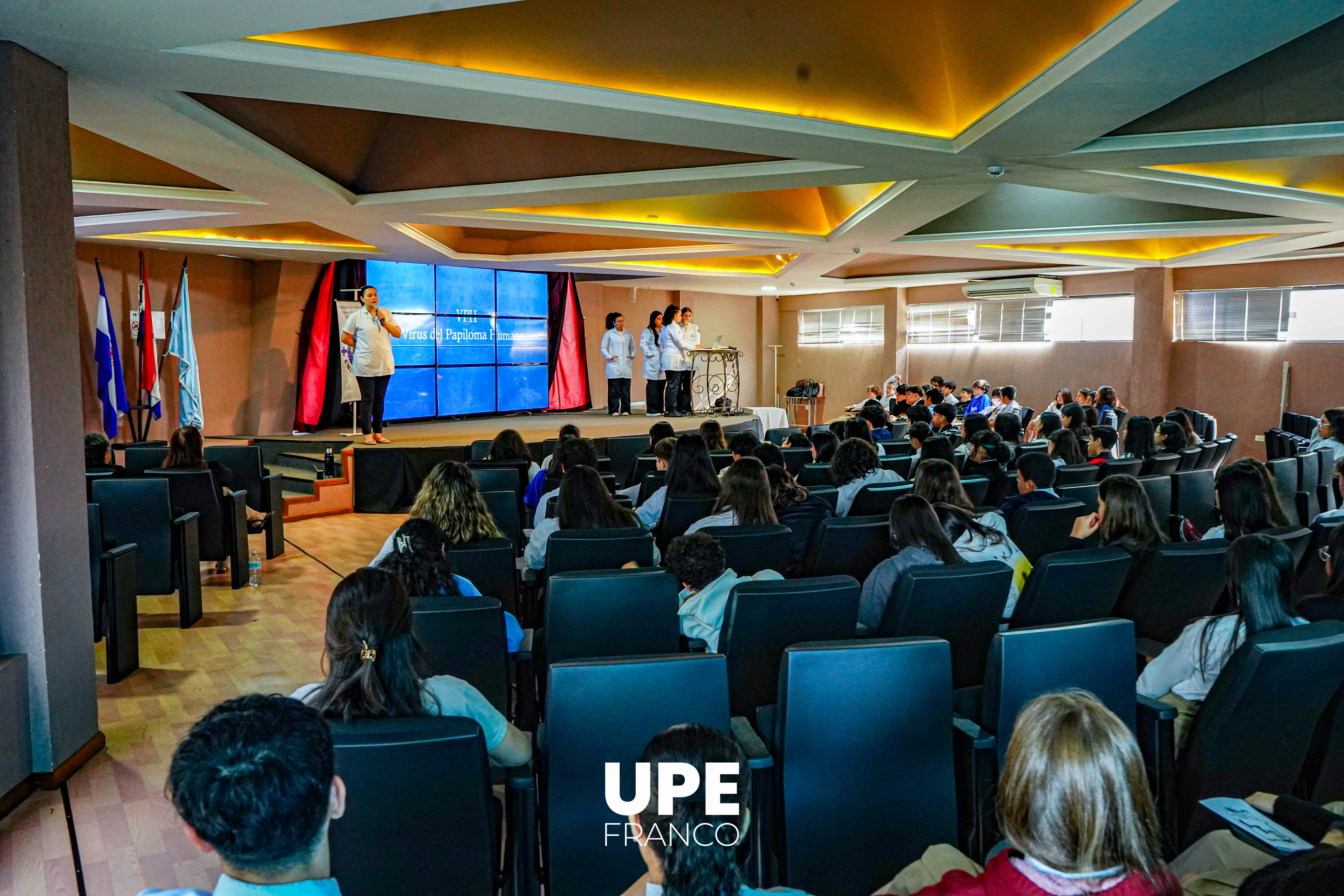 Estudiantes de Enfermería brindan charla educativa sobre ETS en el Colegio Intercontinental del Este
