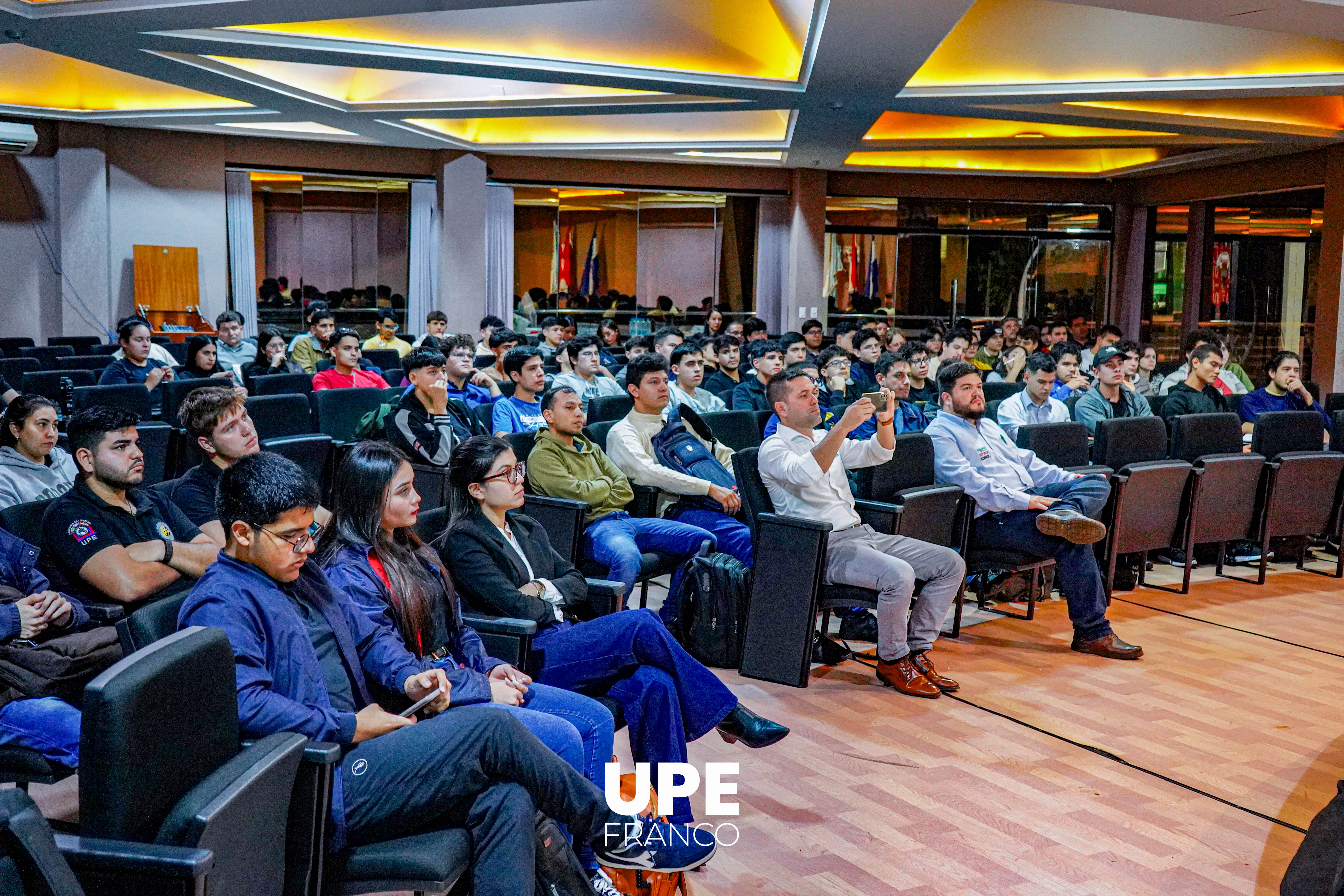 Concluye Charla sobre Automatismo Industrial: Jornada Informativa en UPE FRANCO