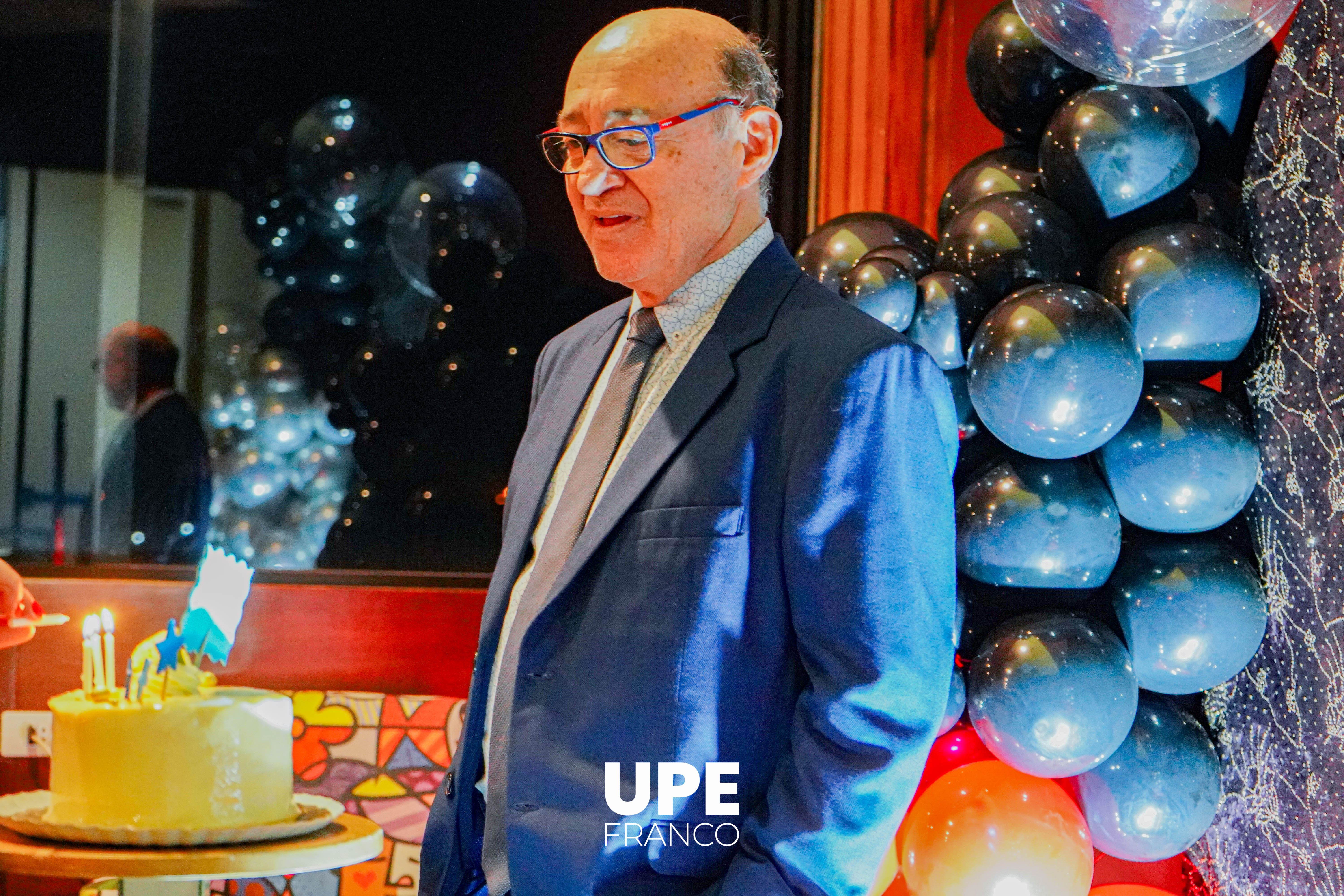 Homenaje al Dr. Lulio Gamarra por su cumpleaños