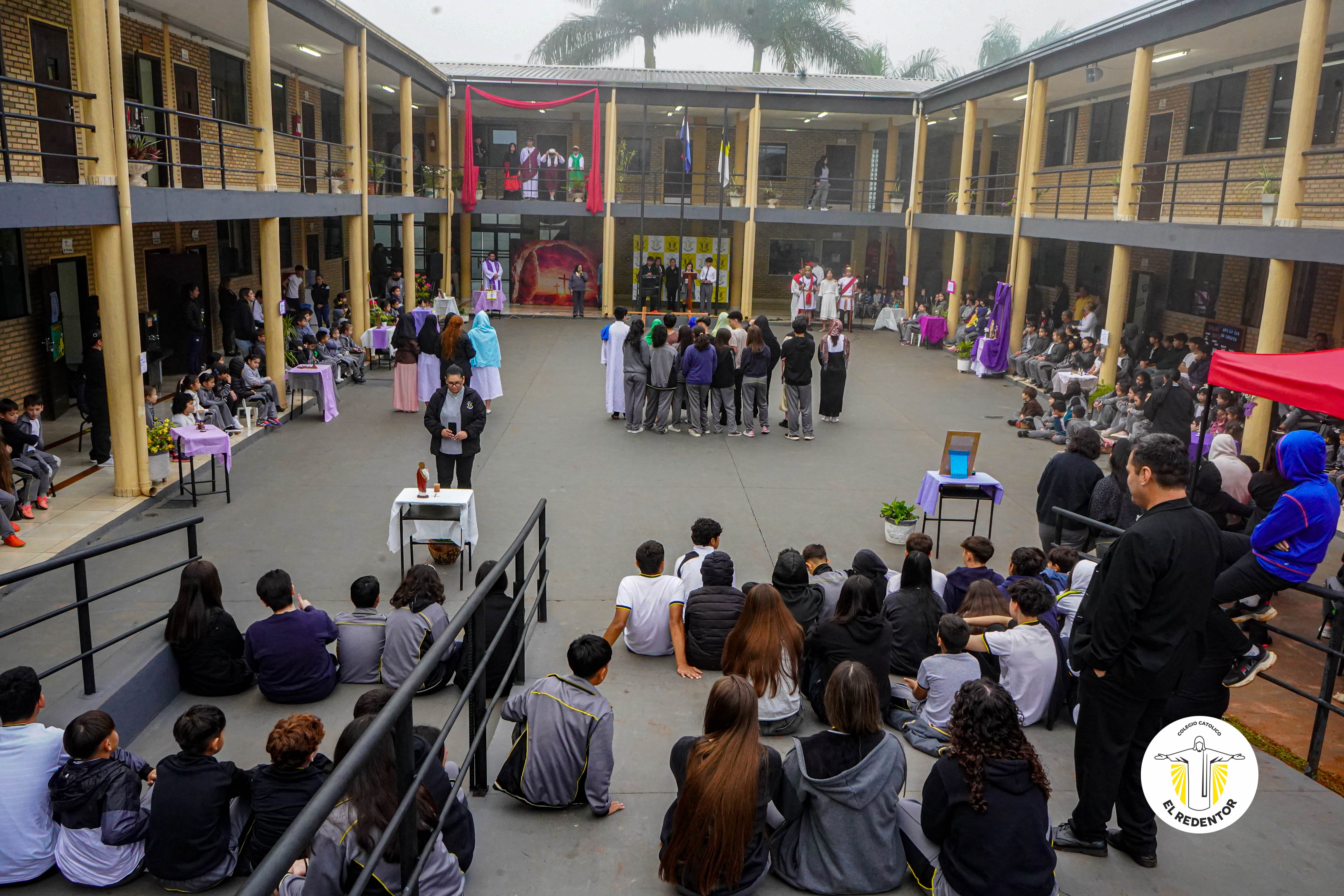 Vía Crucis en el Colegio Redentor: Fe, valores y enseñanzas de Semana Santa