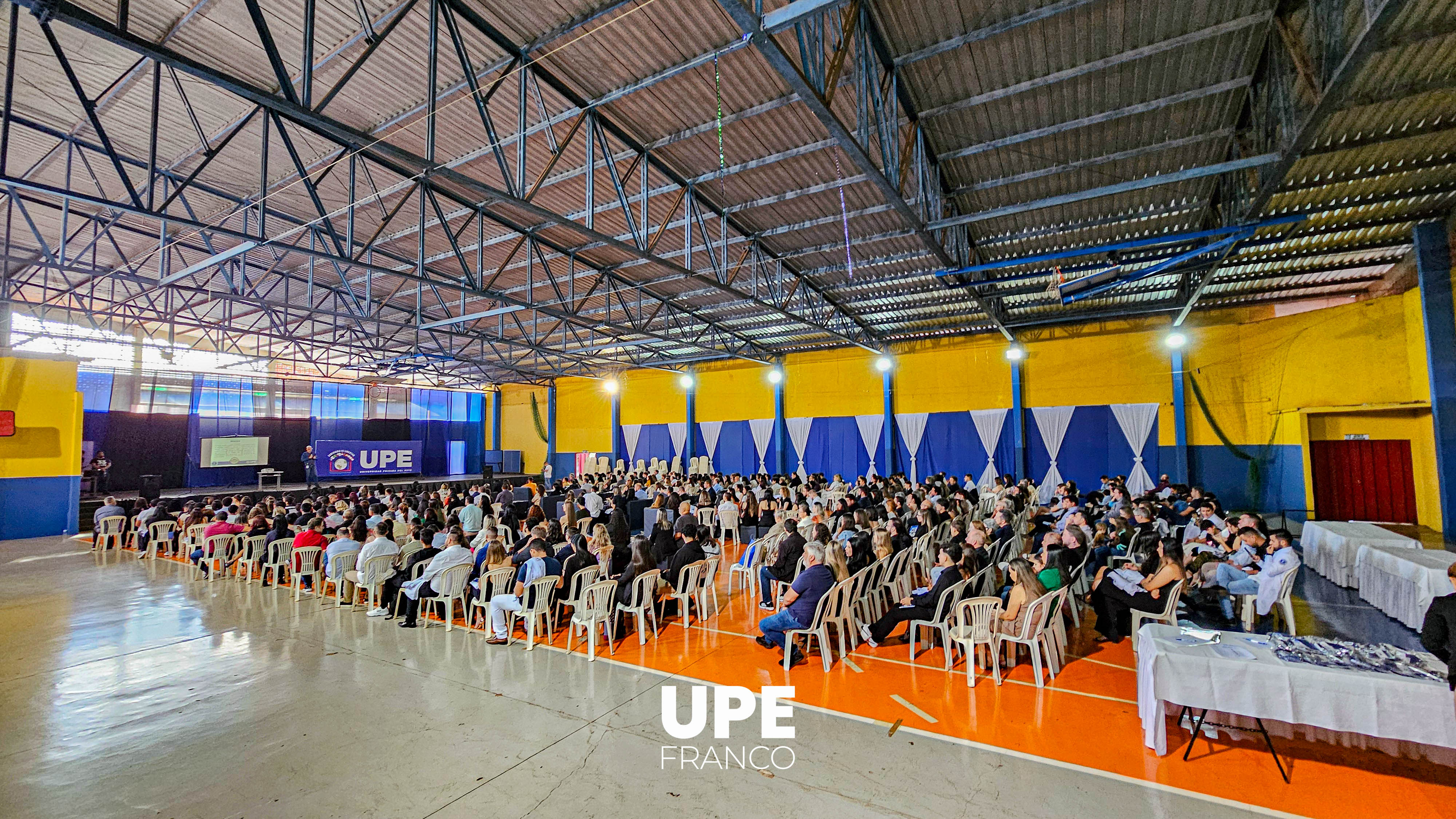 UPE FRANCO da la bienvenida a sus nuevos estudiantes de Medicina: Inducción y Ceremonia del Chaleco