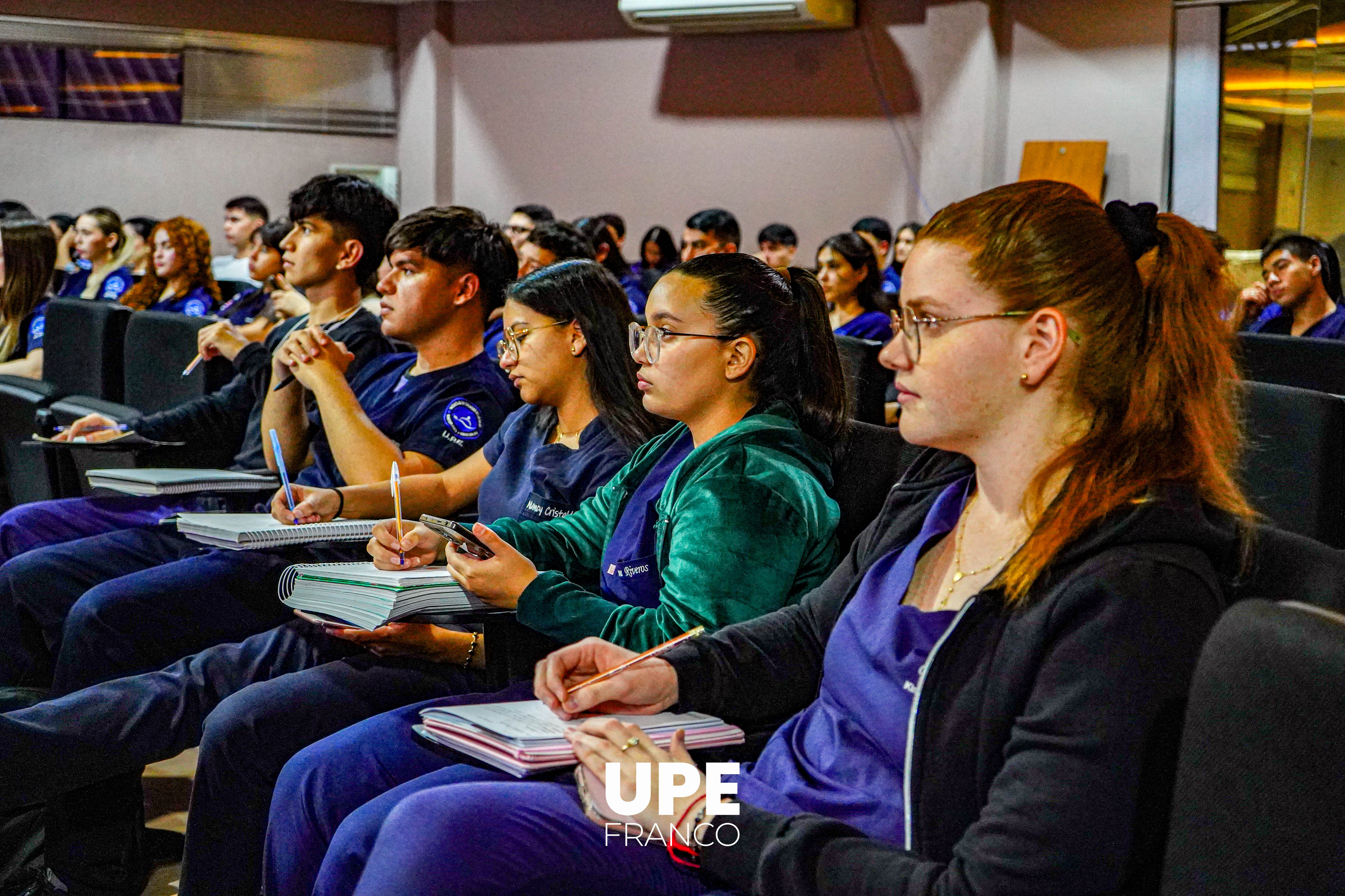 Taller de Fisioterapia Integrativa reúne a estudiantes y profesionales en UPE FRANCO