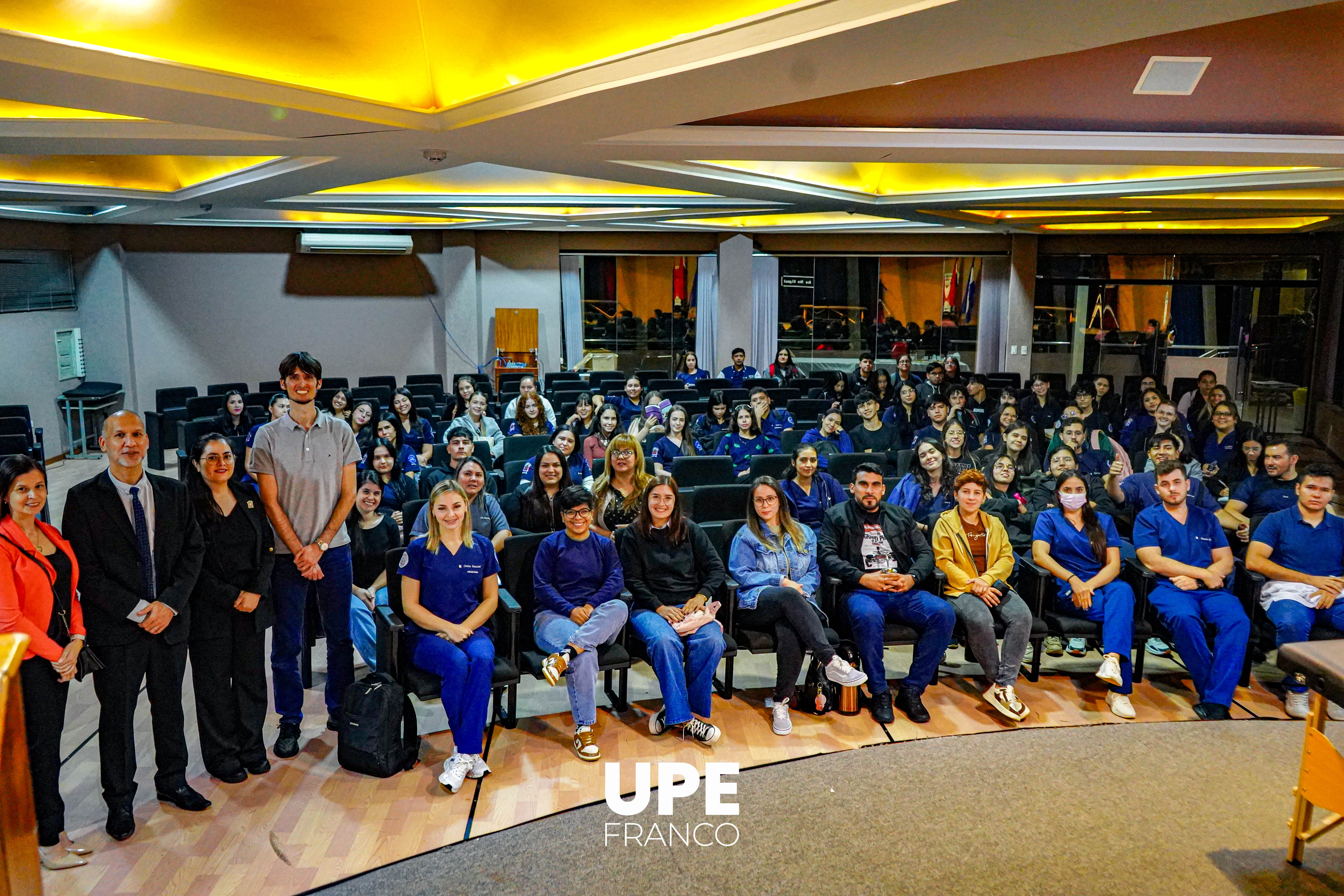 Taller de Fisioterapia Integrativa reúne a estudiantes y profesionales en UPE FRANCO