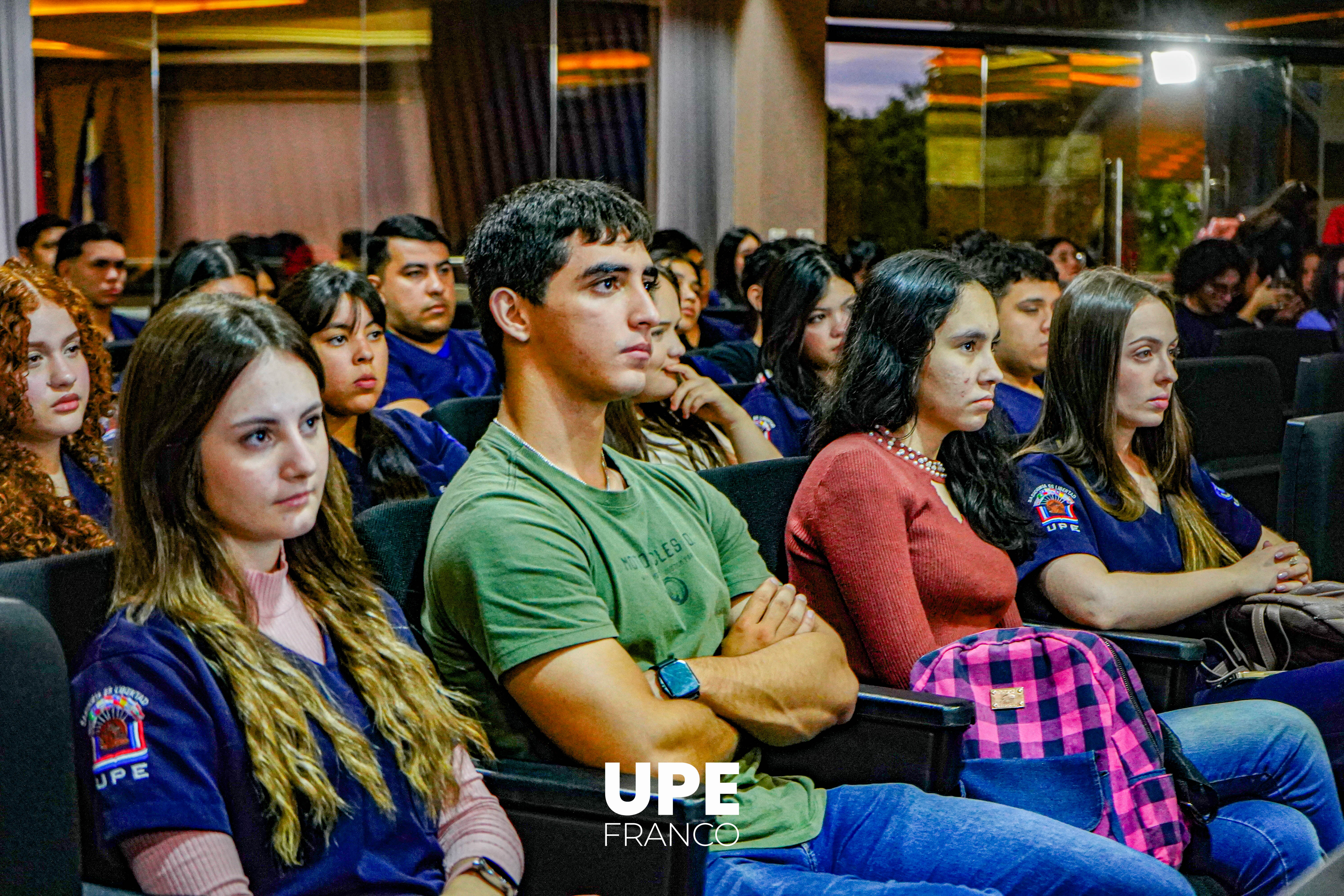 Taller de Fisioterapia Integrativa reúne a estudiantes y profesionales en UPE FRANCO