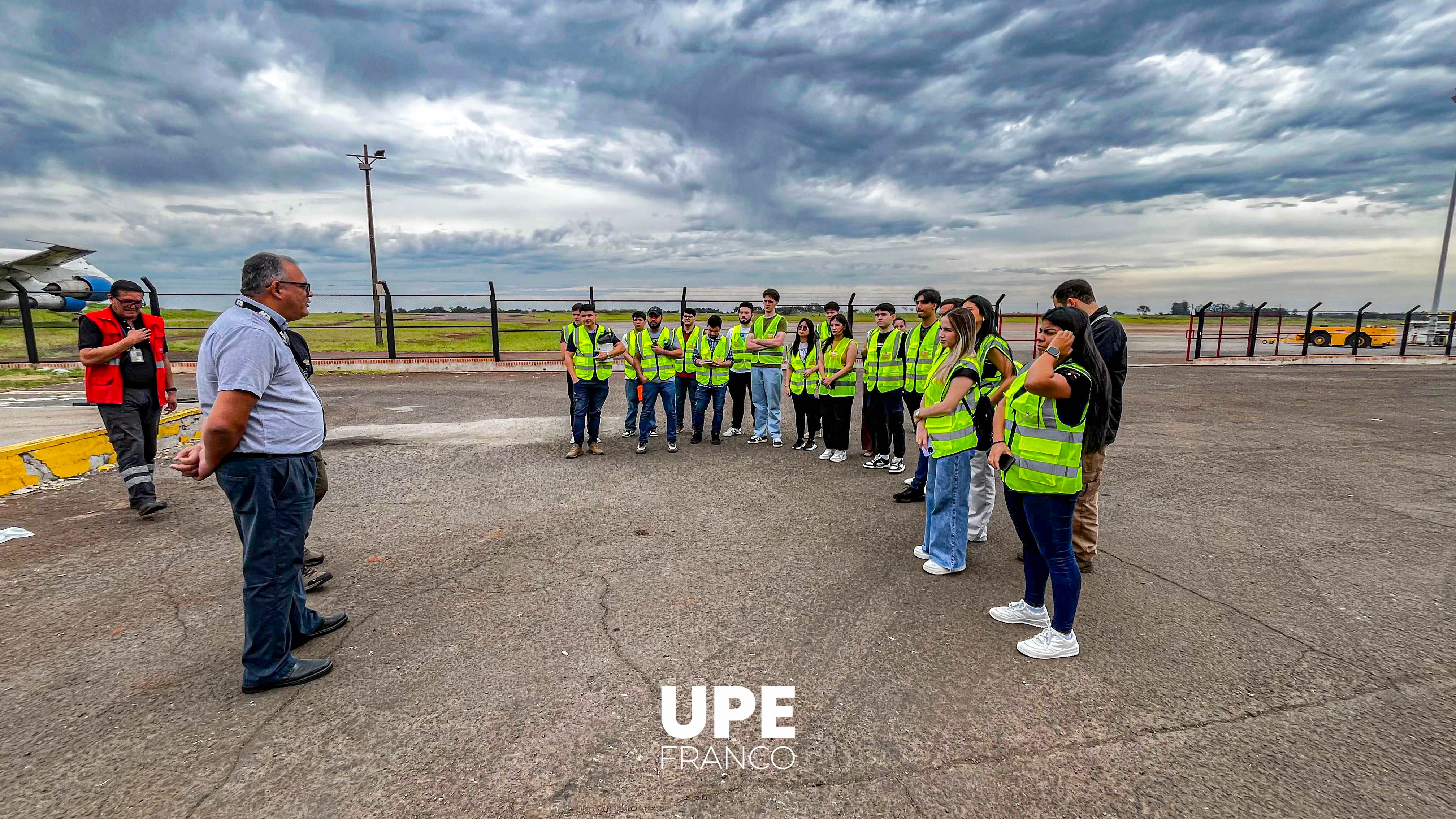 Visita Técnica al Aeropuerto Internacional Guaraní: Formación práctica