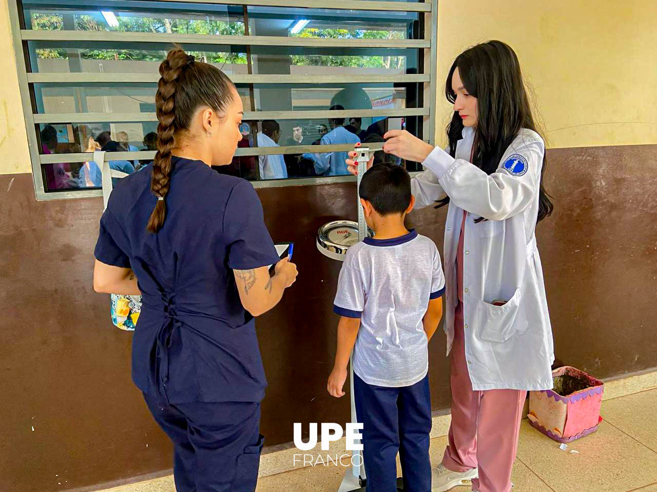  Jornada de inspección médica: Alumnos de Medicina aplican conocimientos en la comunidad escolar