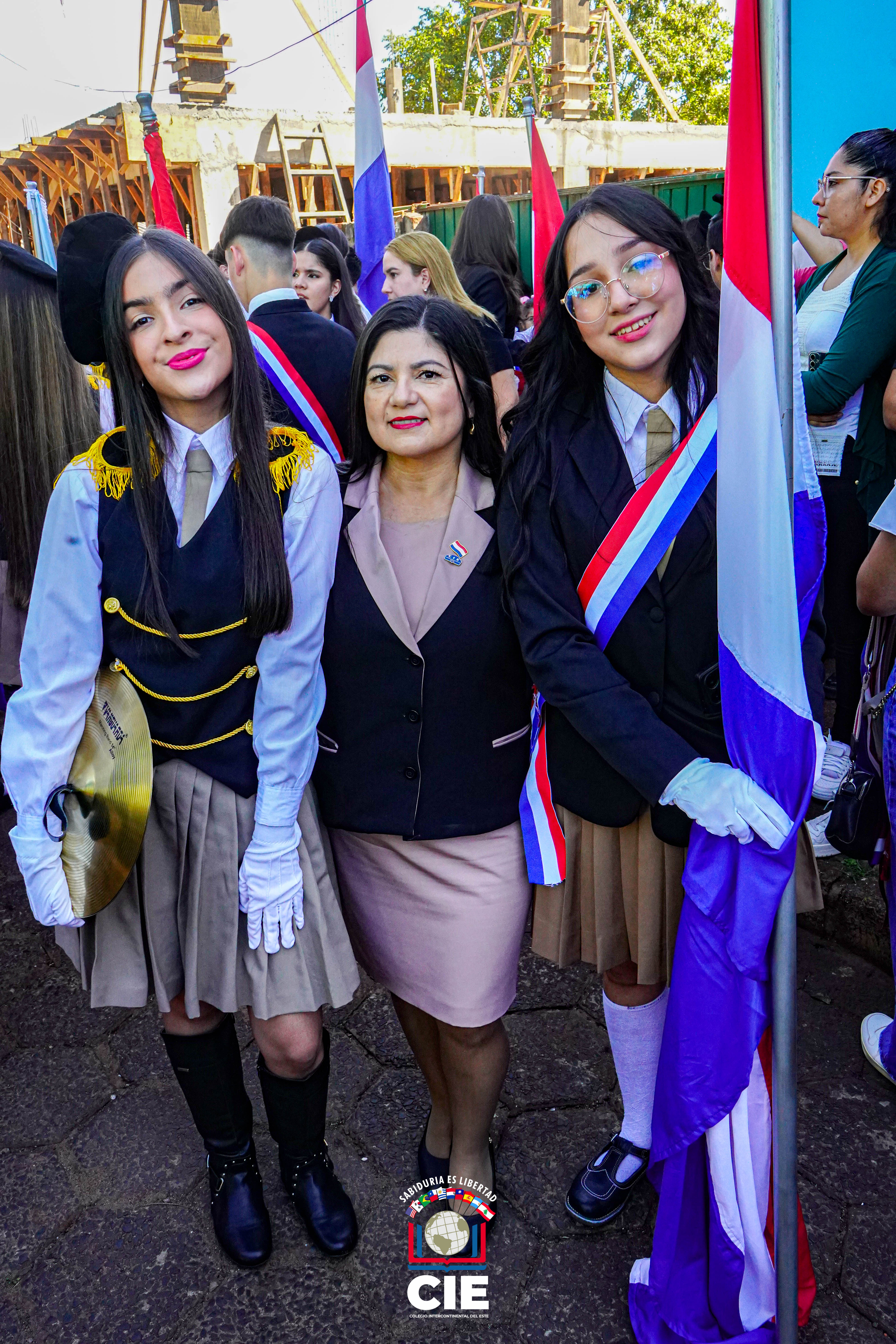 Desfile por los 214 años de Independencia Nacional: Colegio Intercontinental del Este presente