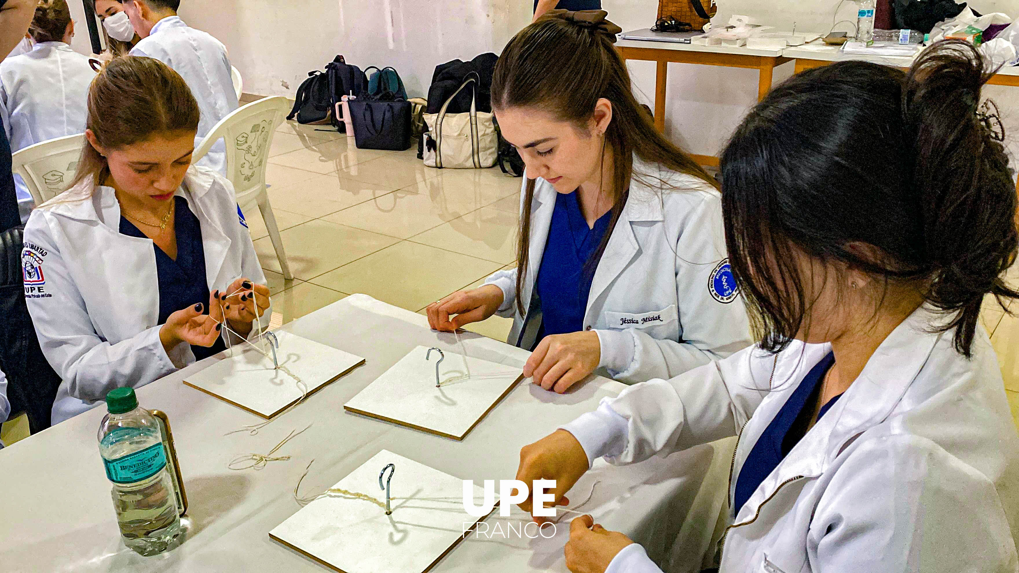Concluye con éxito el Taller Teórico Práctico de Habilidades Quirúrgicas: Nudos y Suturas