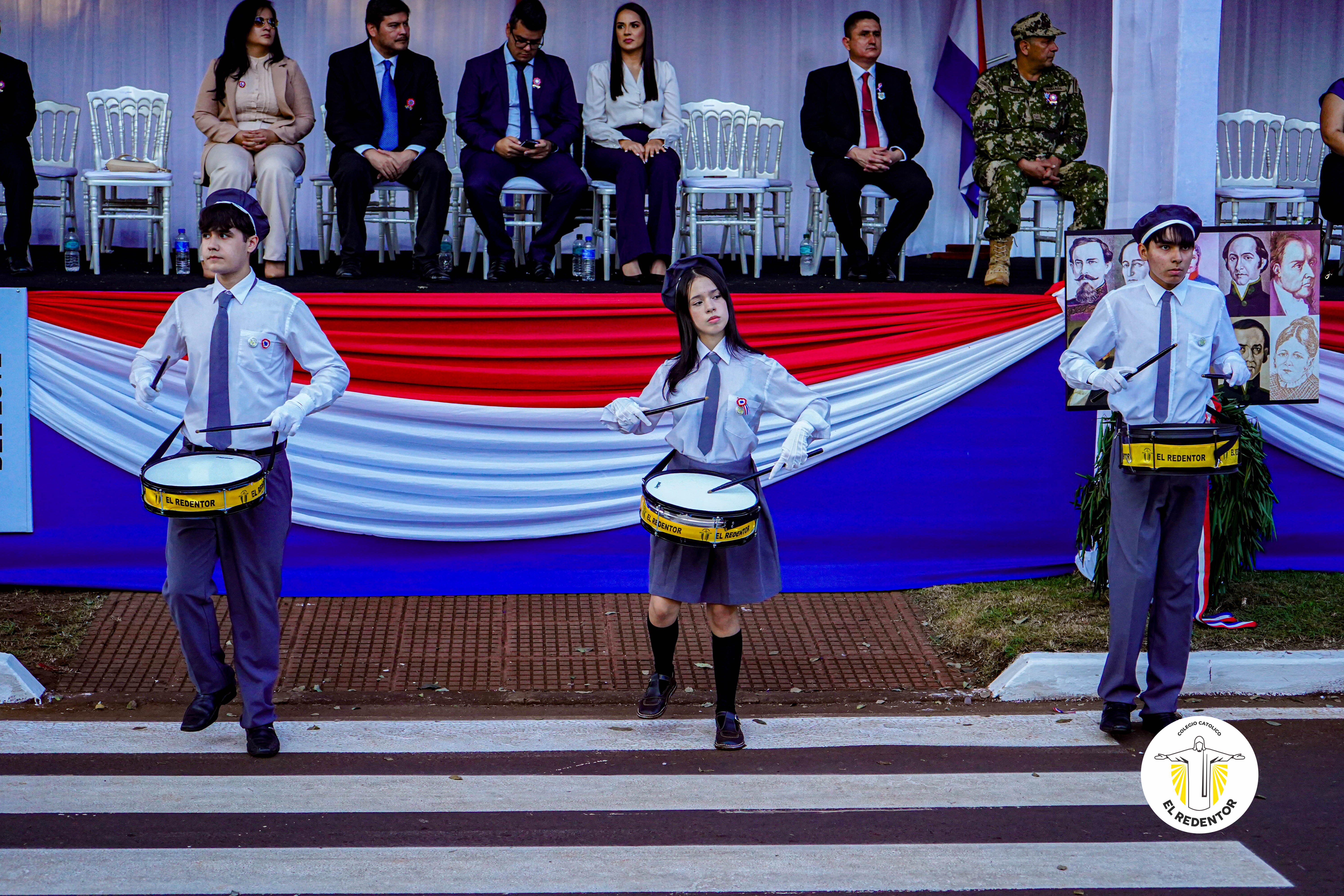 Desfile por la Independencia Nacional: El Colegio Católico El Redentor honra a la Patria