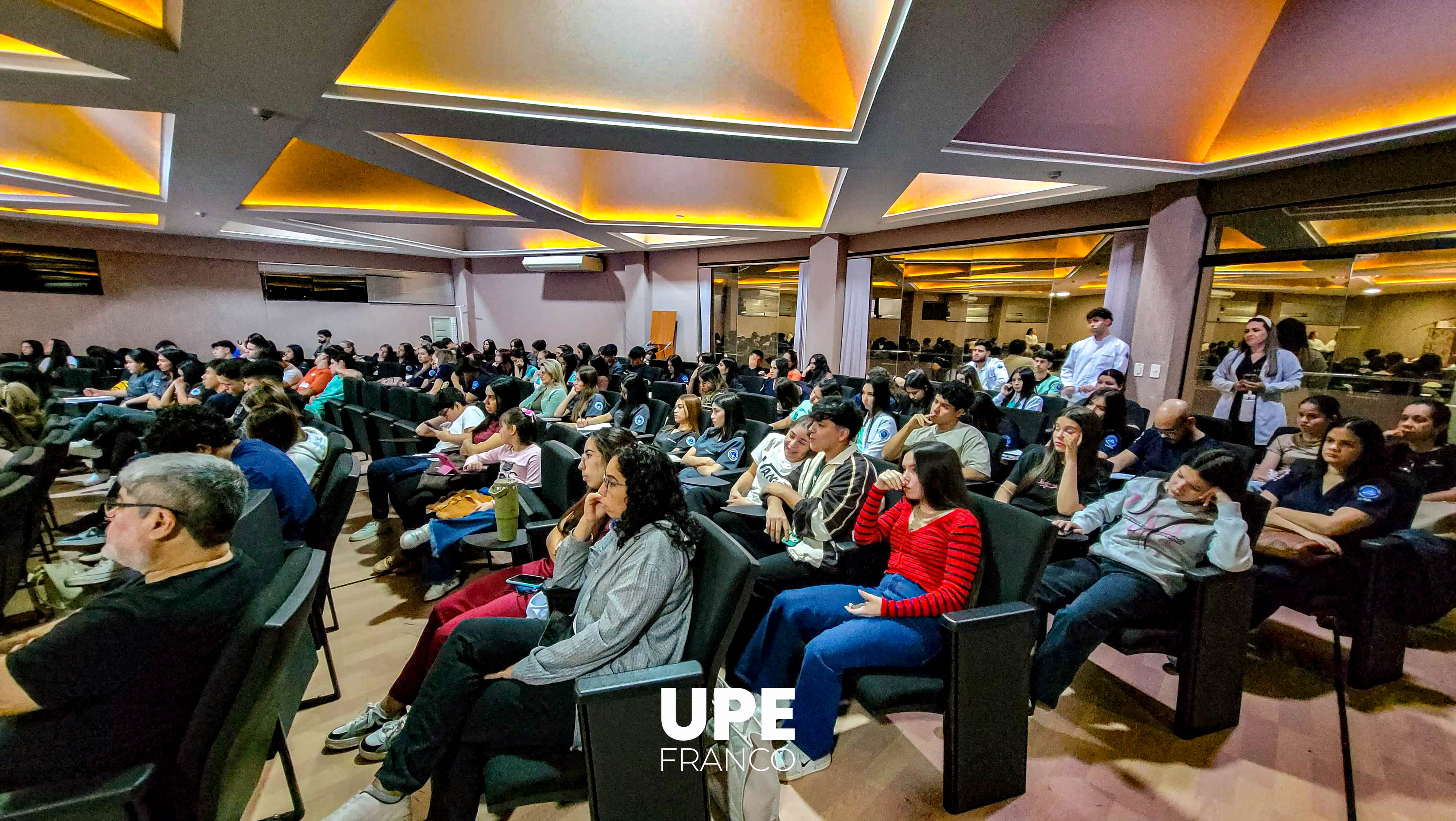 Charla sobre Lactancia Materna en la UPE Franco