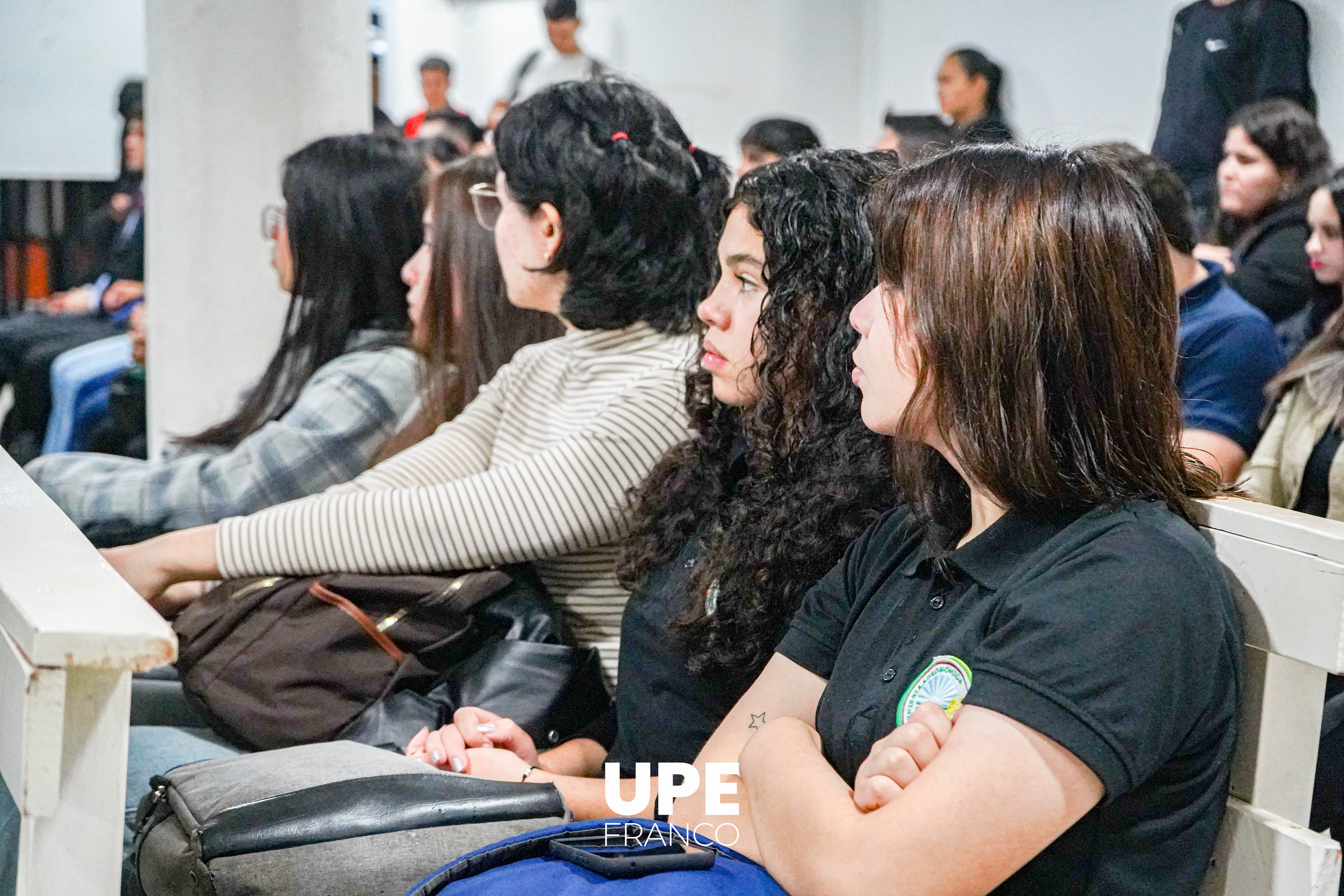 Exhibición del documental “Una vida en nuestro planeta” promueve reflexión sobre cambio climático