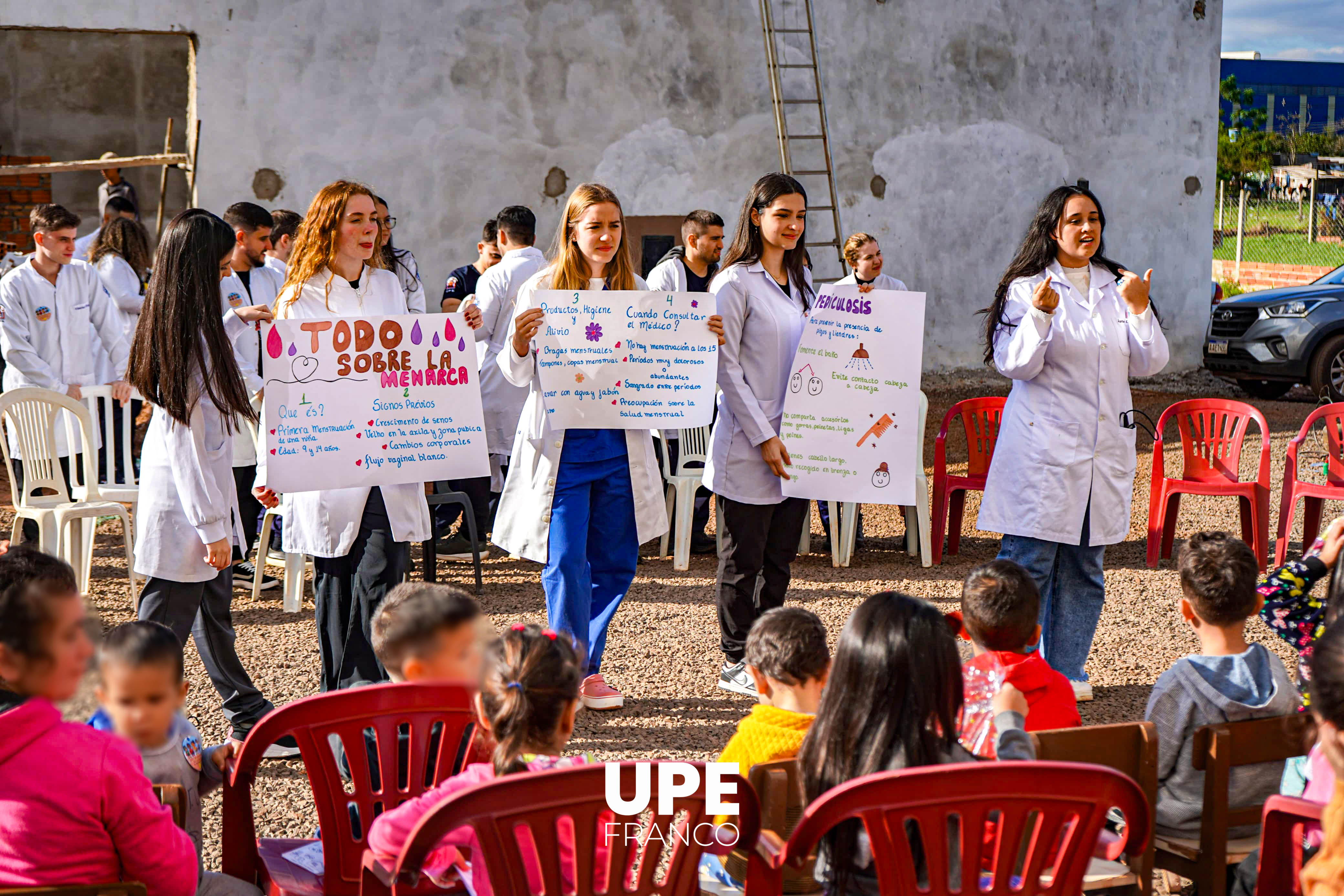 Proyecto Células solidarias: Jornada educativa y entrega de donaciones en la Fundación Las Tías