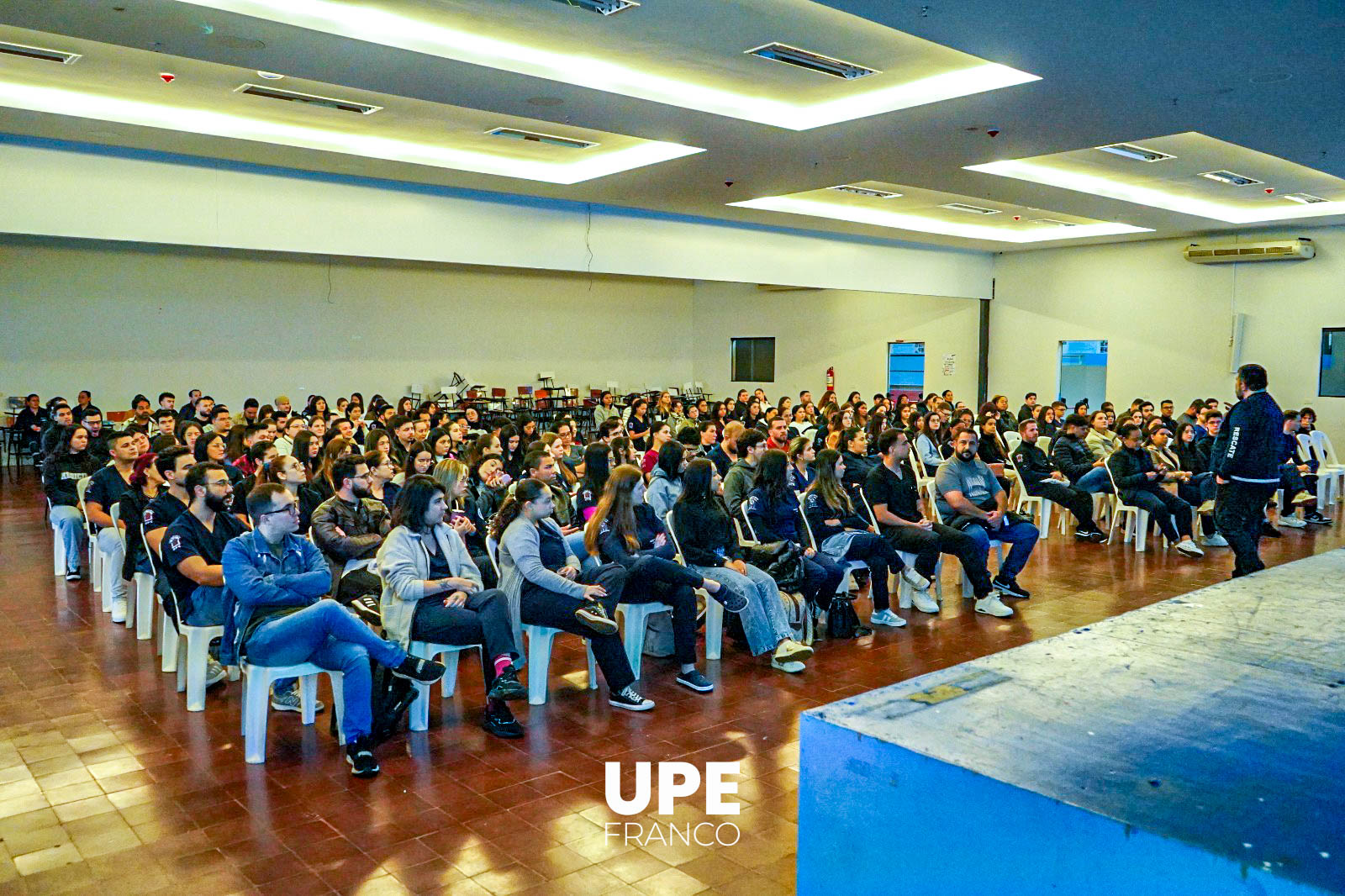 Estudiantes de Medicina UPE reciben capacitación en Primeros Auxilios
