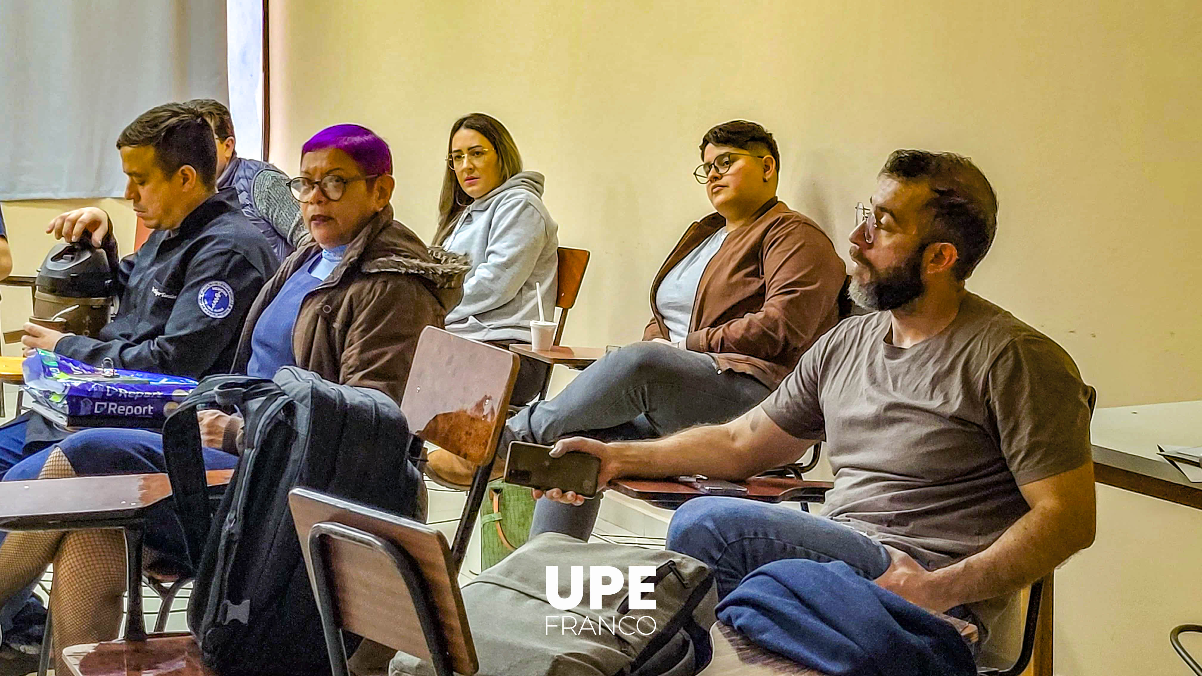 Sistema de Evaluación: Reunión de docentes en Medicina UPE