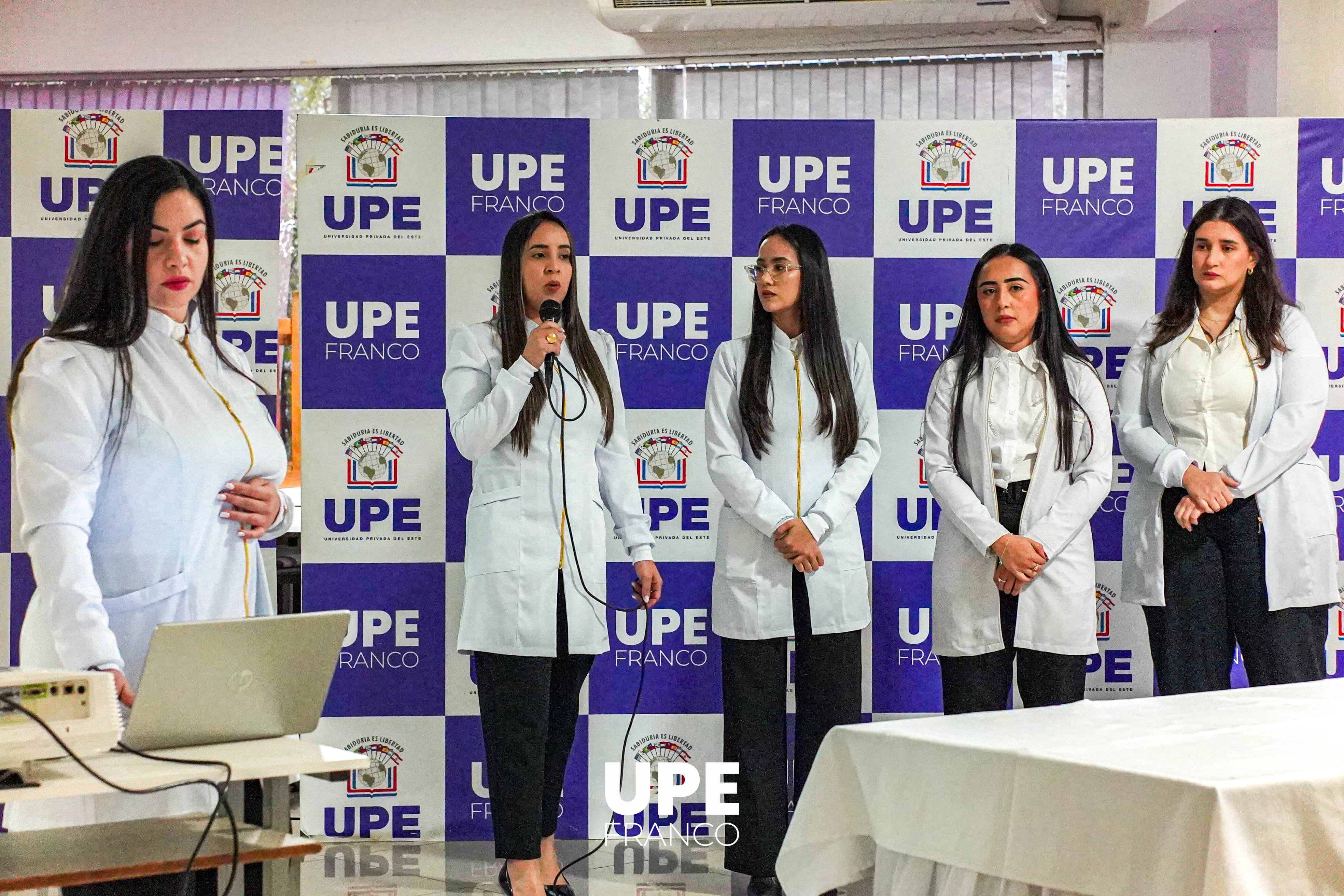 Presentación del Informe de Pasantía Curricular: Odontología UPE Promoción 2024 