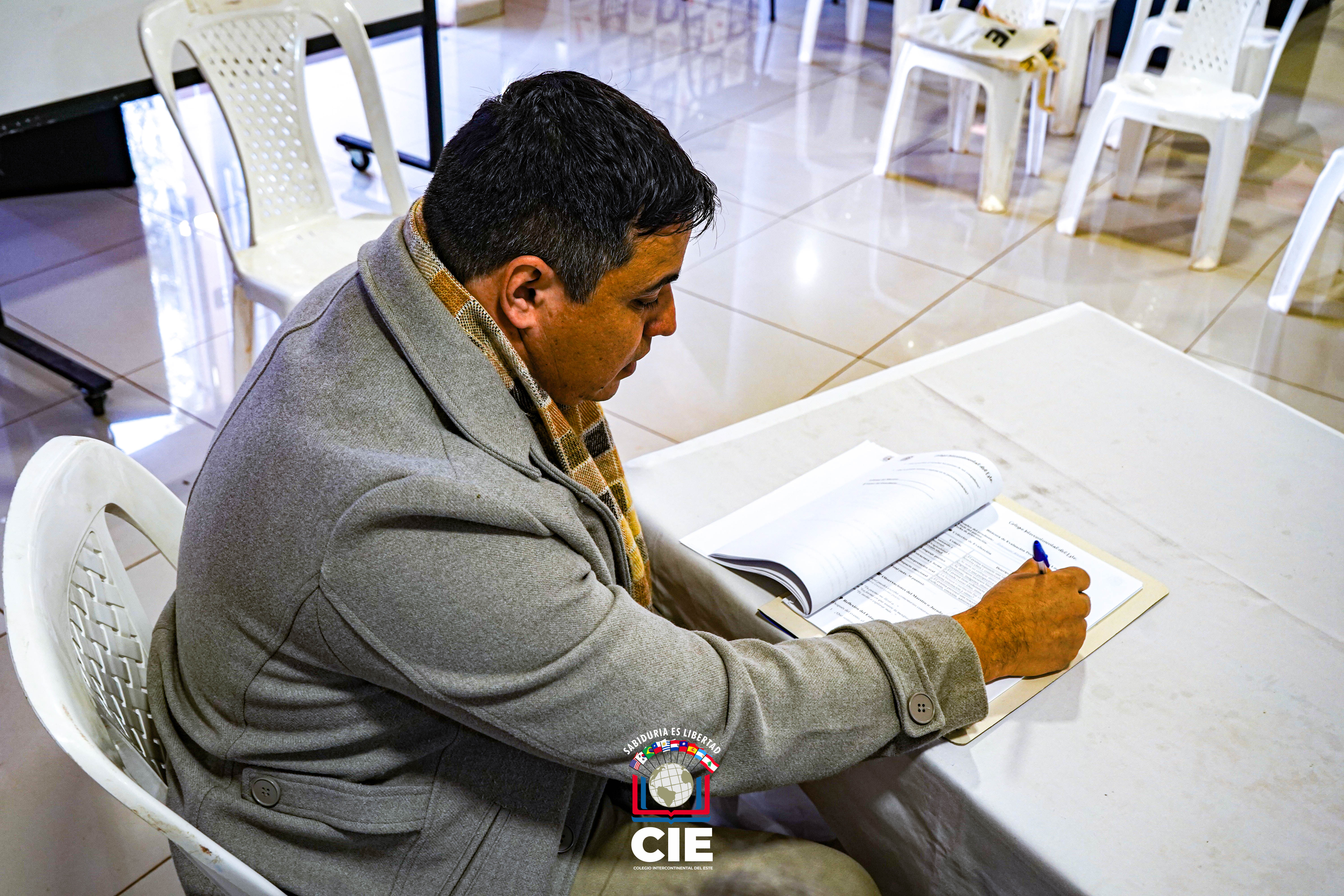 Primera jornada del Café Literario: Clausura del Proyecto Ñe'ery 