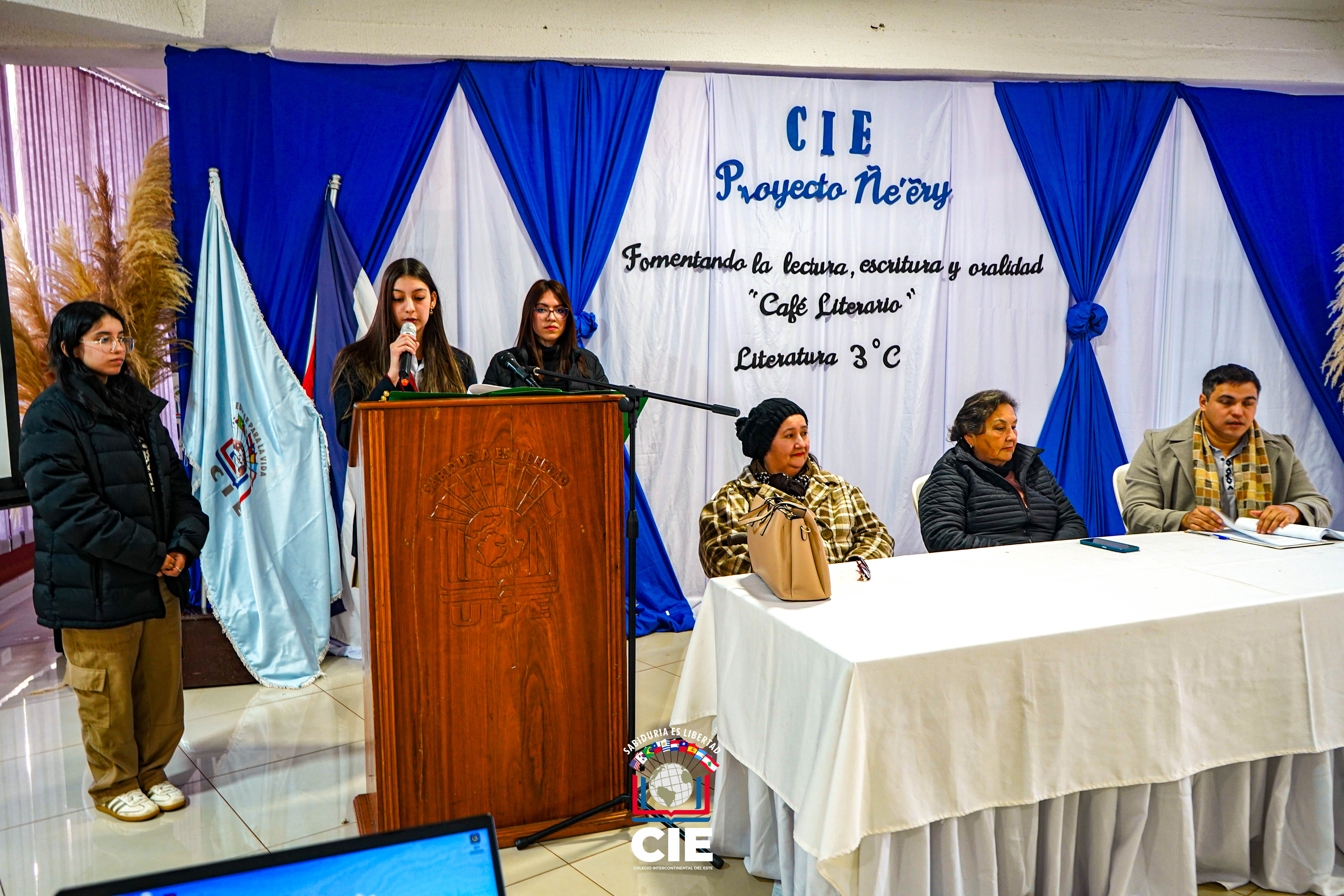 Primera jornada del Café Literario: Clausura del Proyecto Ñe'ery 