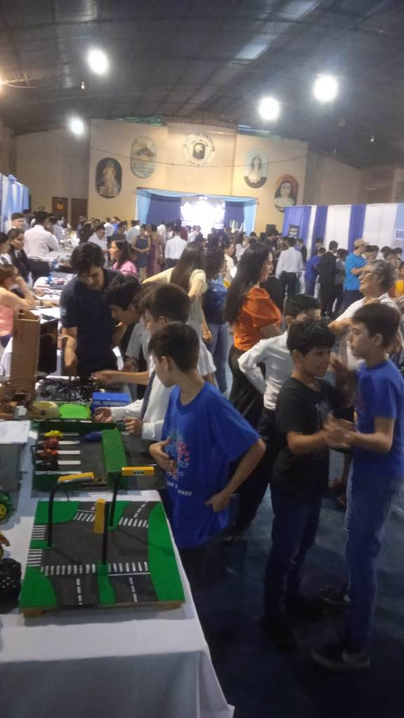 La Facultad de Ciencias de la Informática participo en el encuentro de robótica realizado en el colegio Inmaculada Concepción