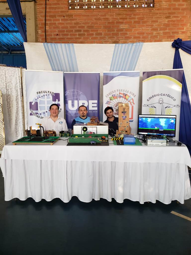 La Facultad de Ciencias de la Informática participo en el encuentro de robótica realizado en el colegio Inmaculada Concepción