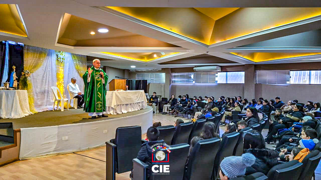Misa en el Colegio Intercontinental del Este