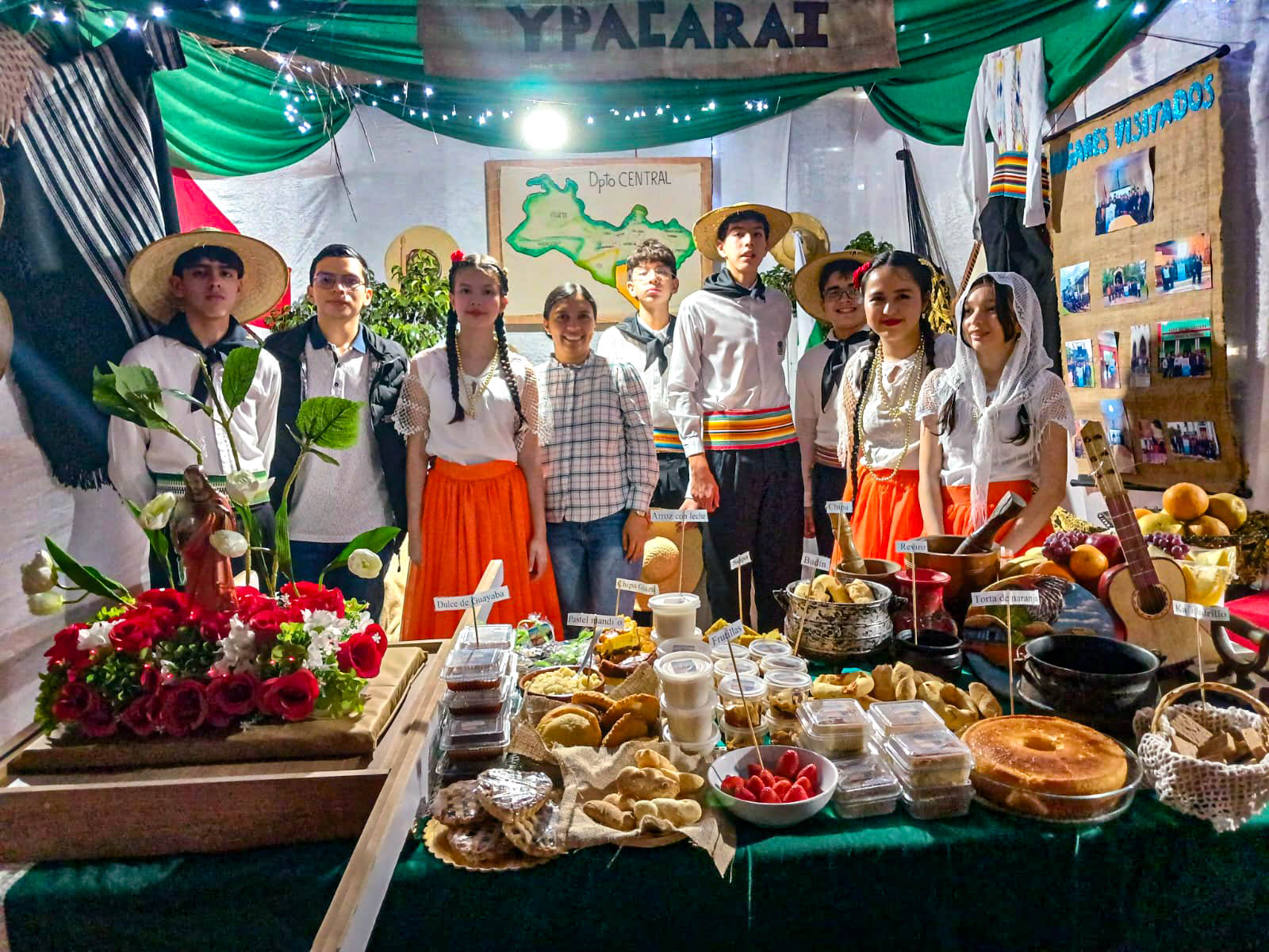 Estudiantes universitarios internacionales del Programa de Movilidad Estudiantil participan del Folklore Paraguayo en el CIE