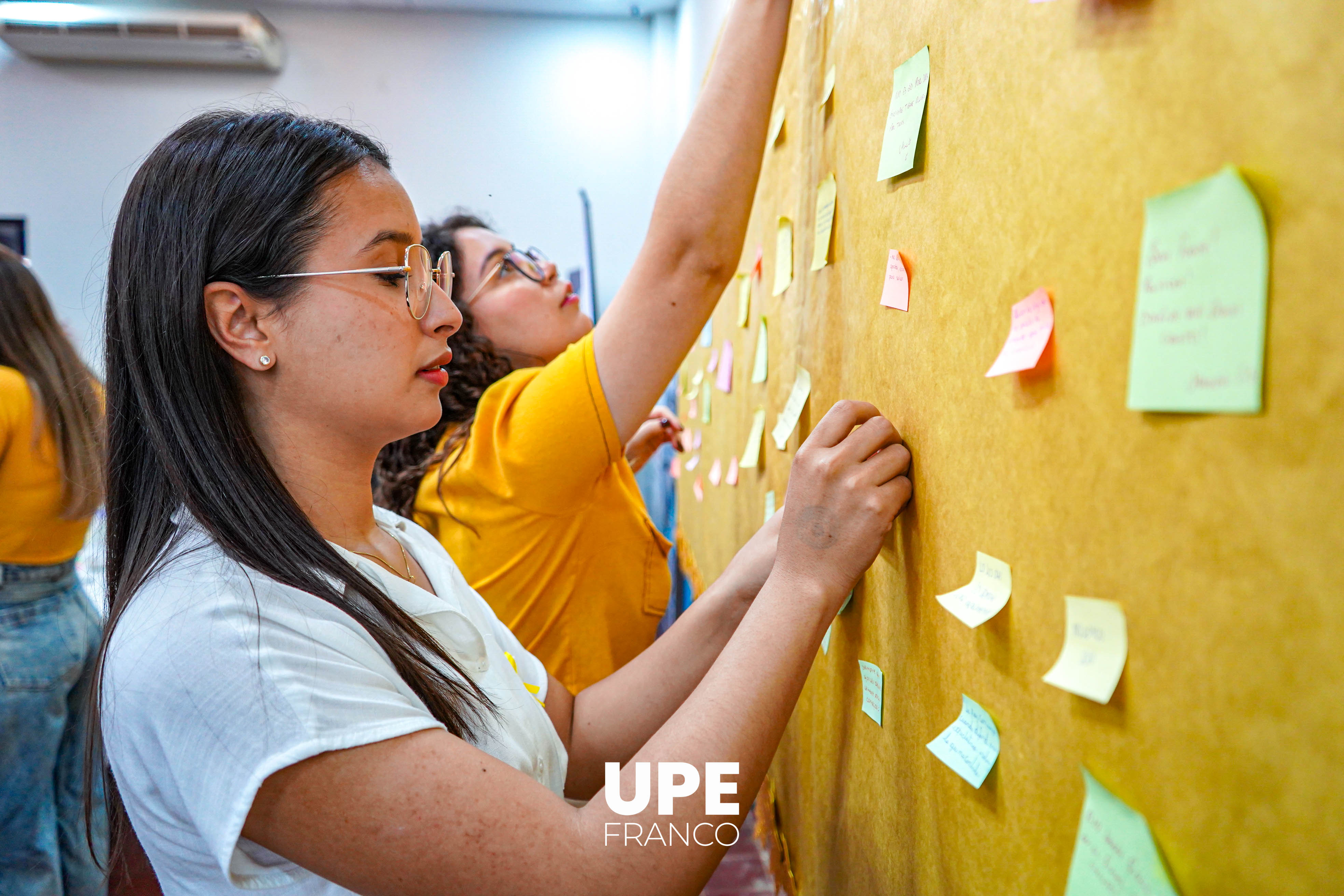 Conferencia sobre Primeros Auxilios Psicológicos y Prevención del Suicidio: Septiembre Amarillo