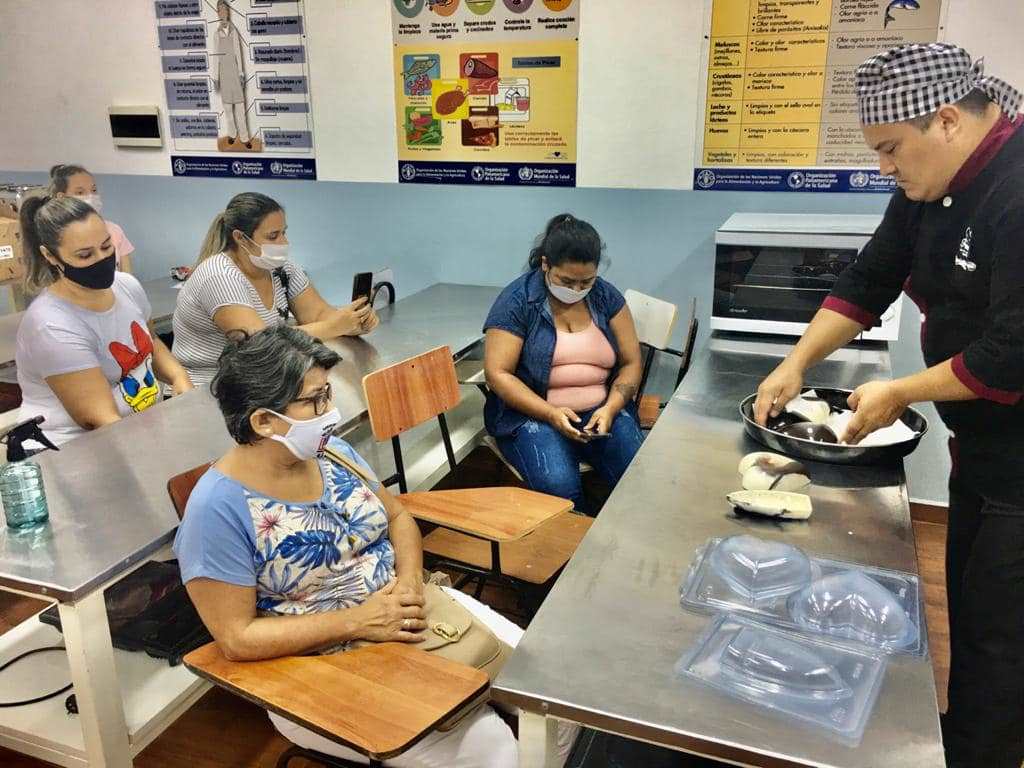 Curso de chocolateria en la UPE