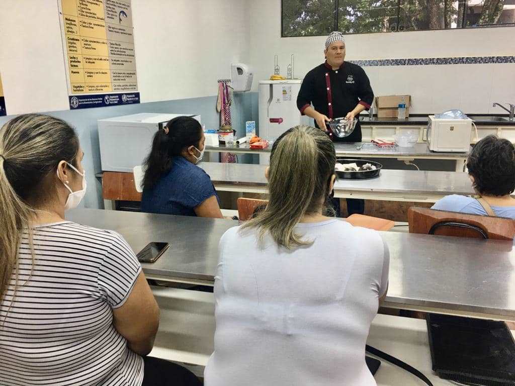 Curso de chocolateria en la UPE