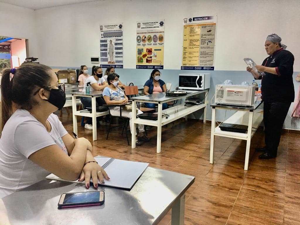 Curso de chocolateria en la UPE