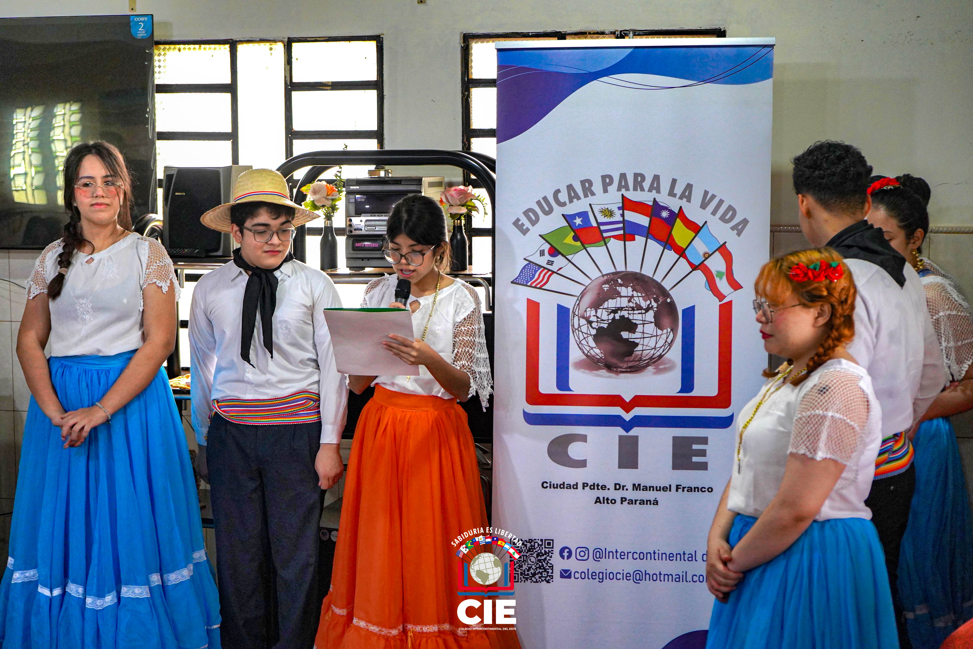 Proyecto Café, Canciones y Abrazos: Estudiantes del CIE visitan el Hogar de Ancianos San Agustín
